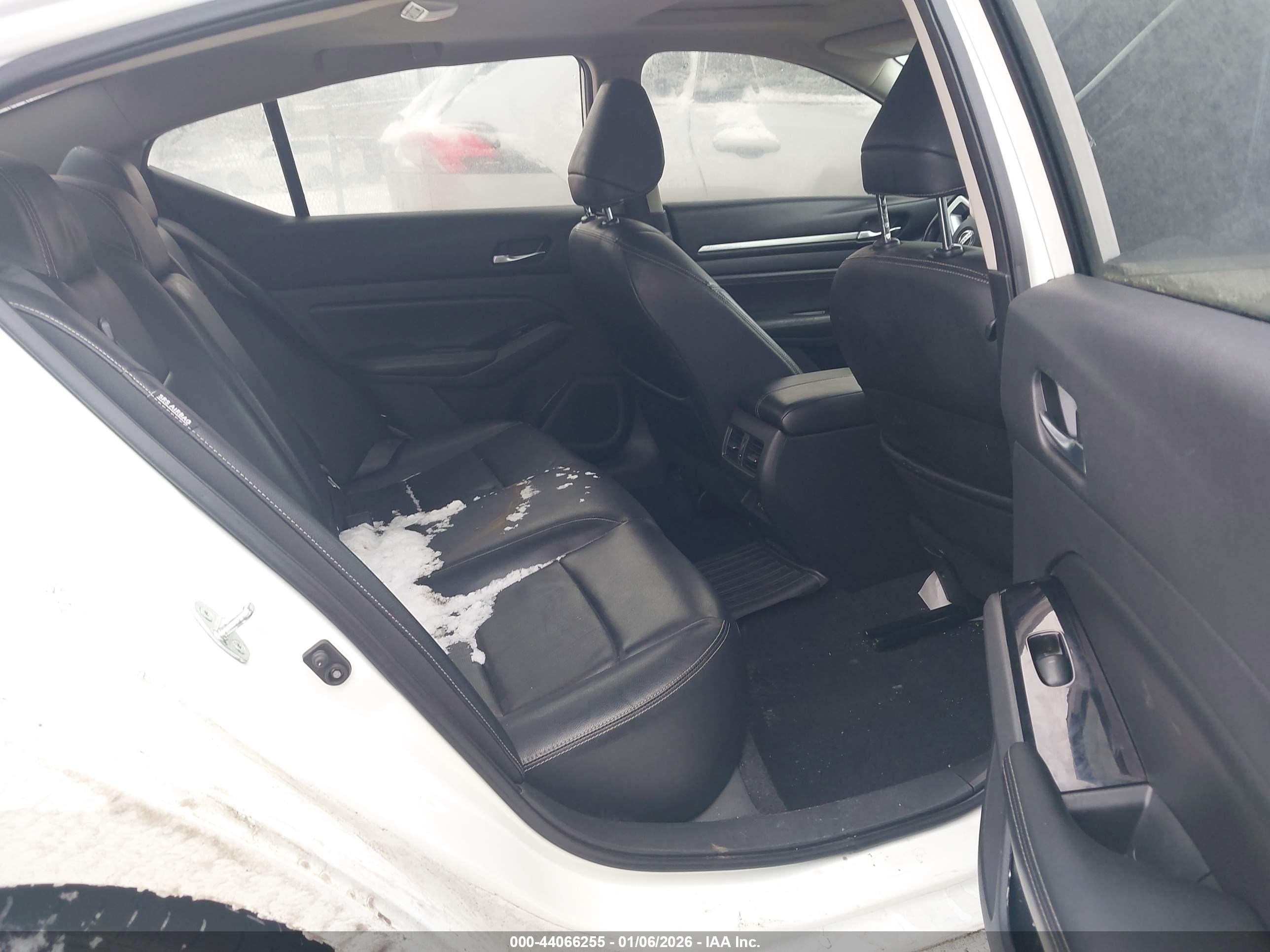 NISSAN ALTIMA image 8