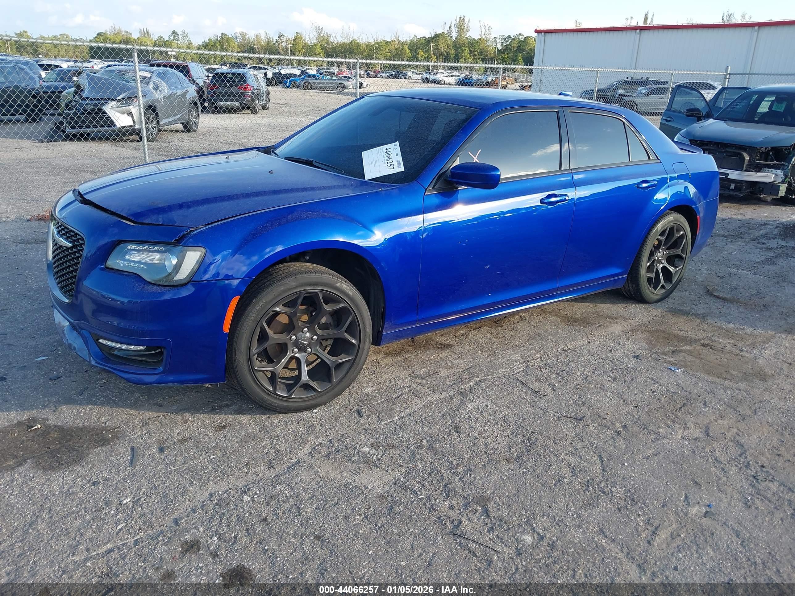 CHRYSLER 300 image 2
