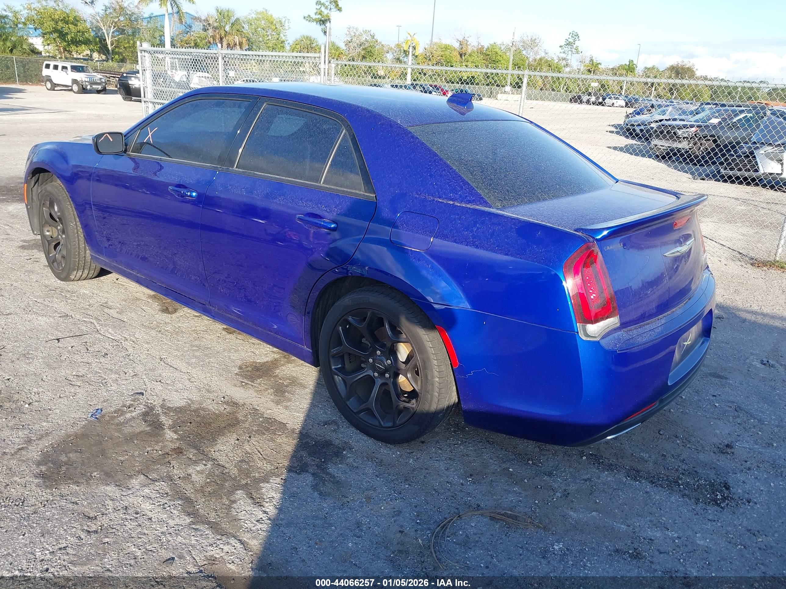 CHRYSLER 300 image 3