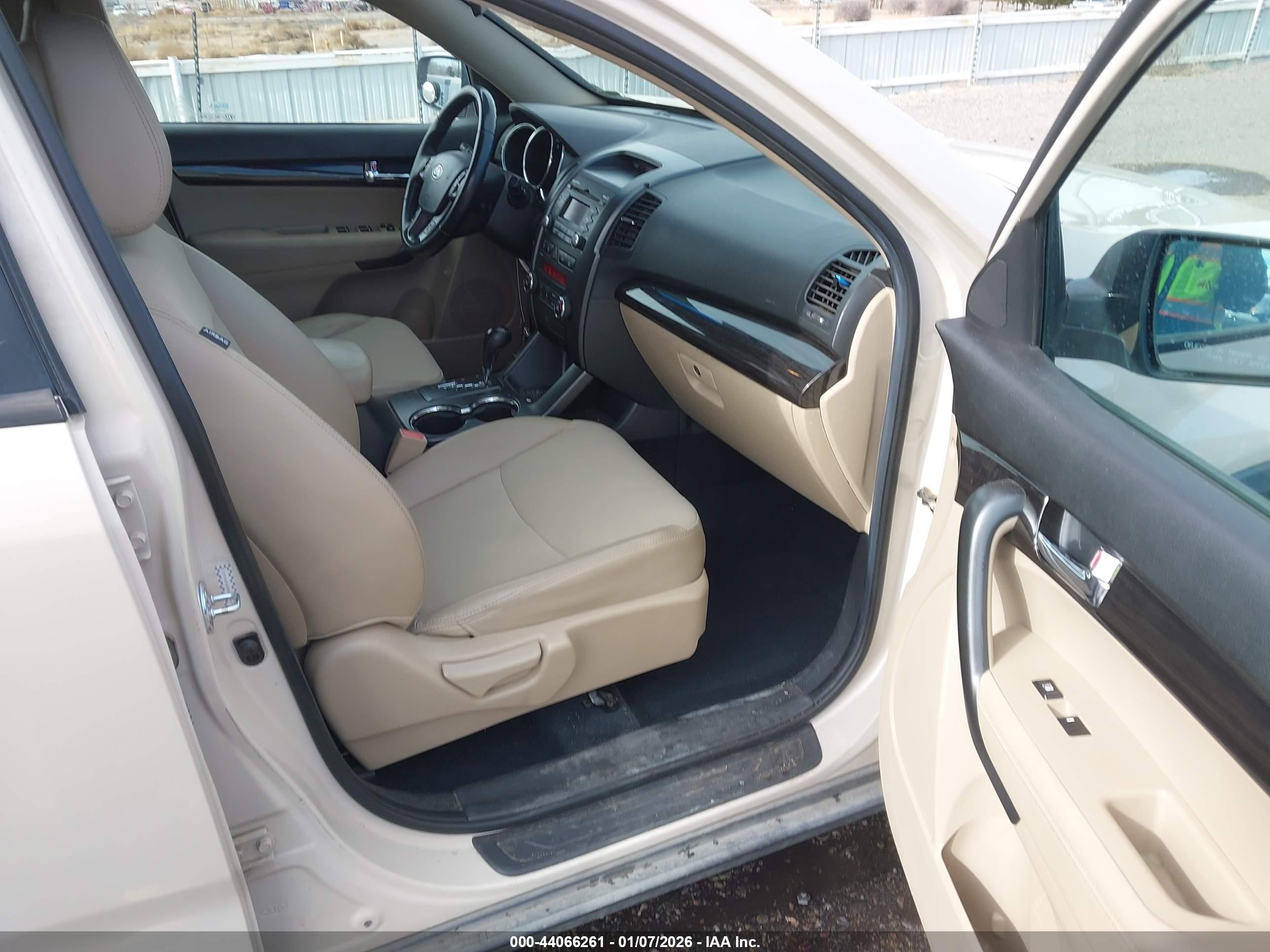 KIA SORENTO image 5