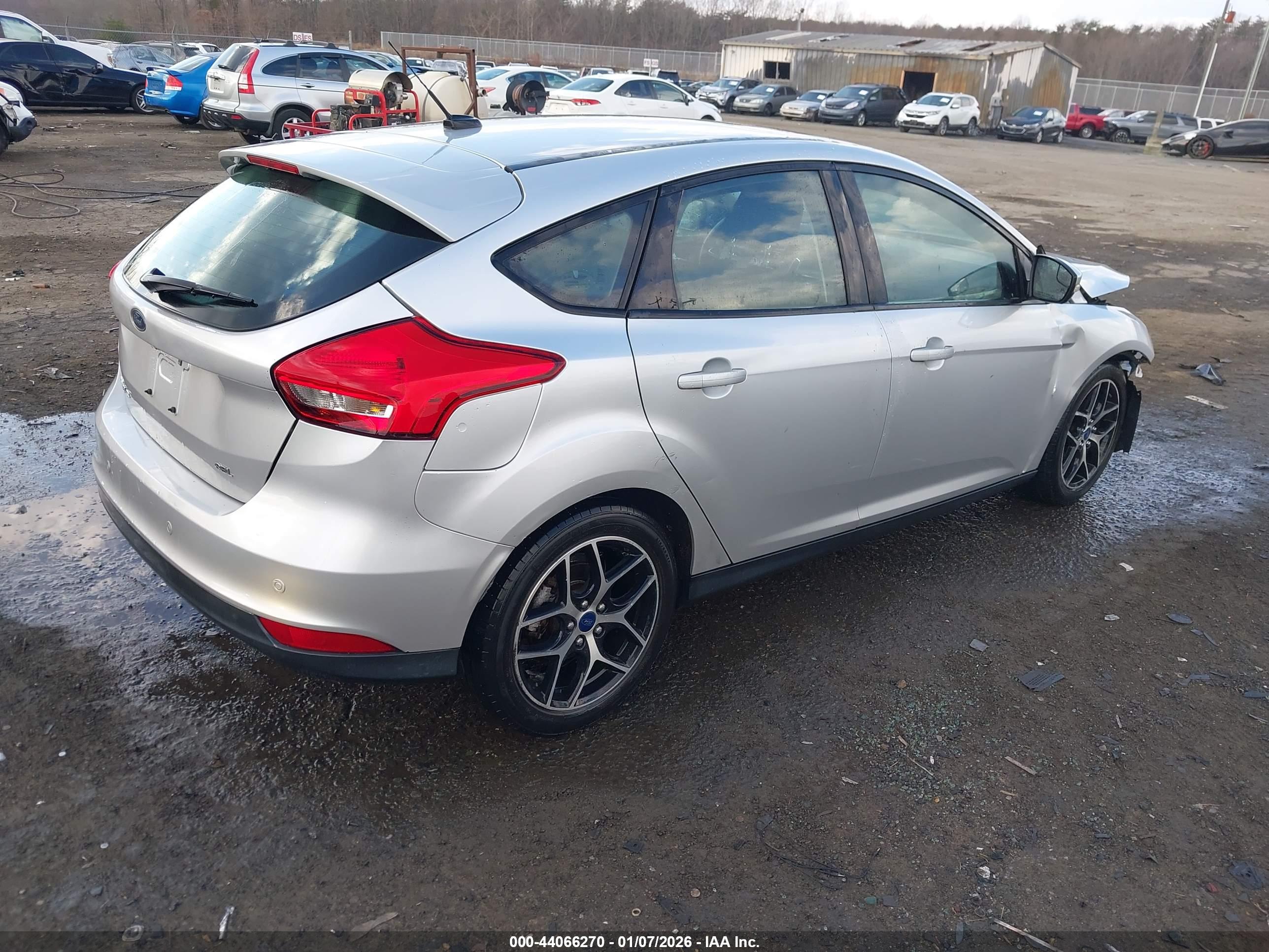 FORD FOCUS image 4