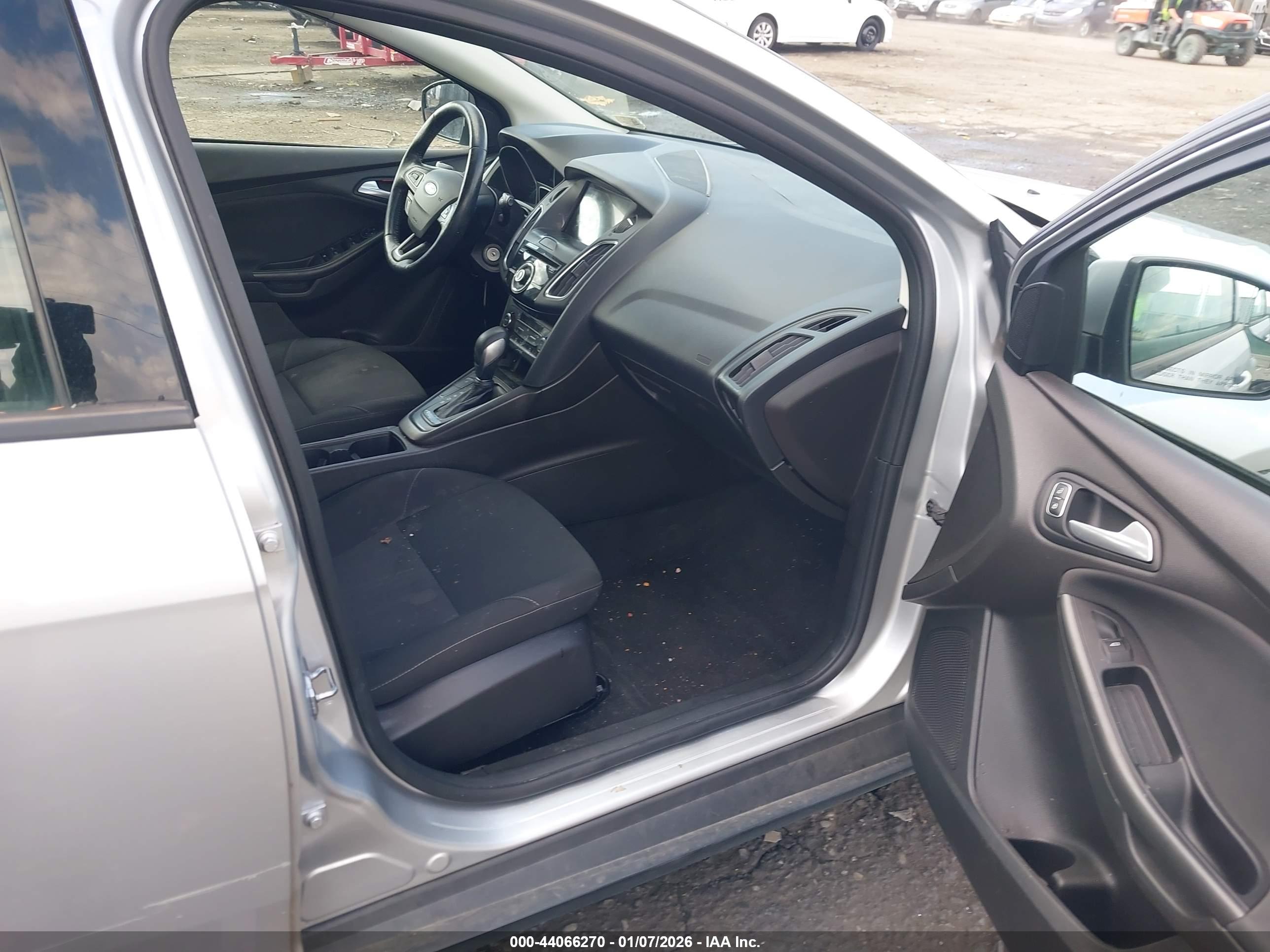 FORD FOCUS image 5