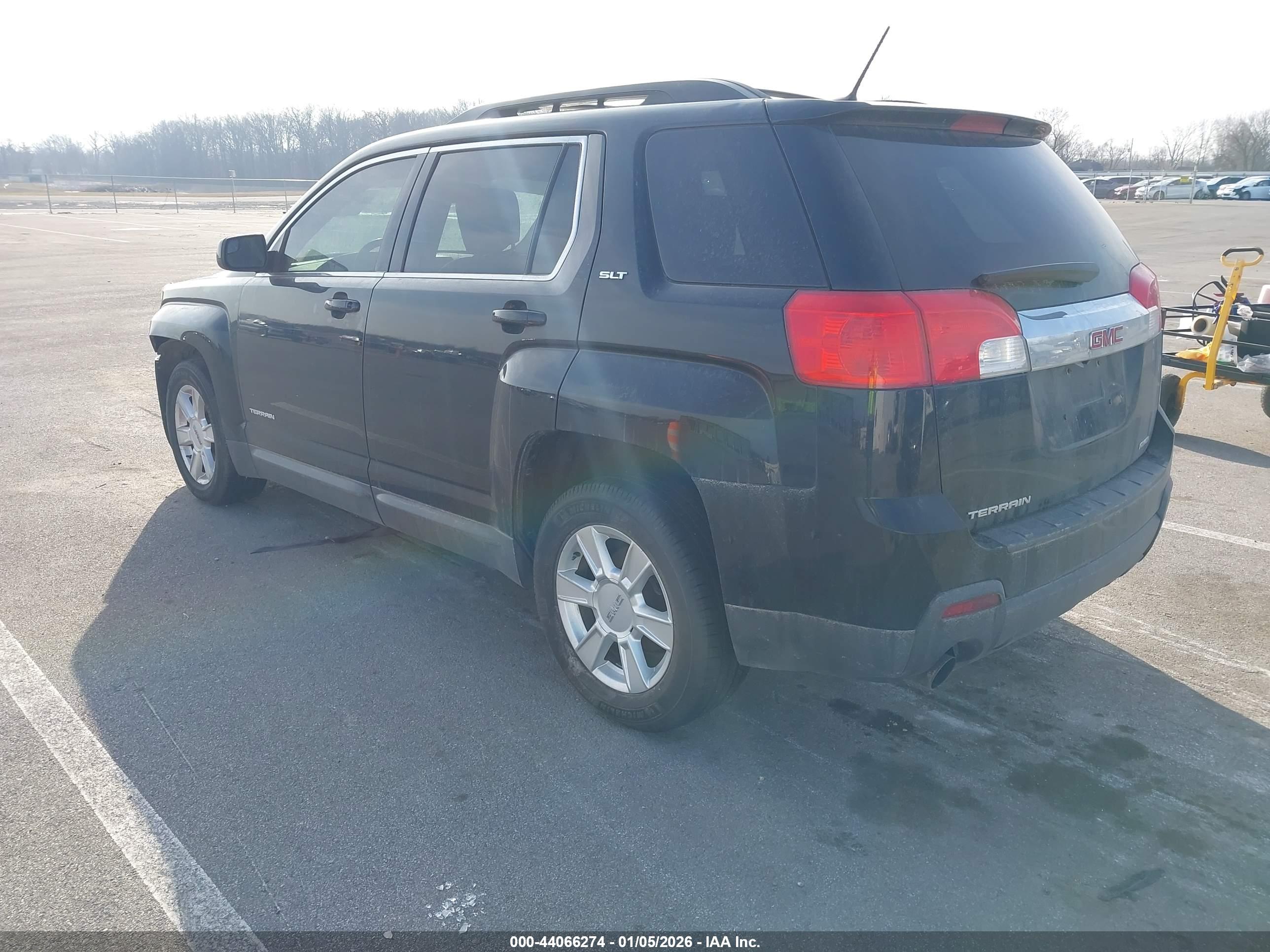 GMC TERRAIN image 3