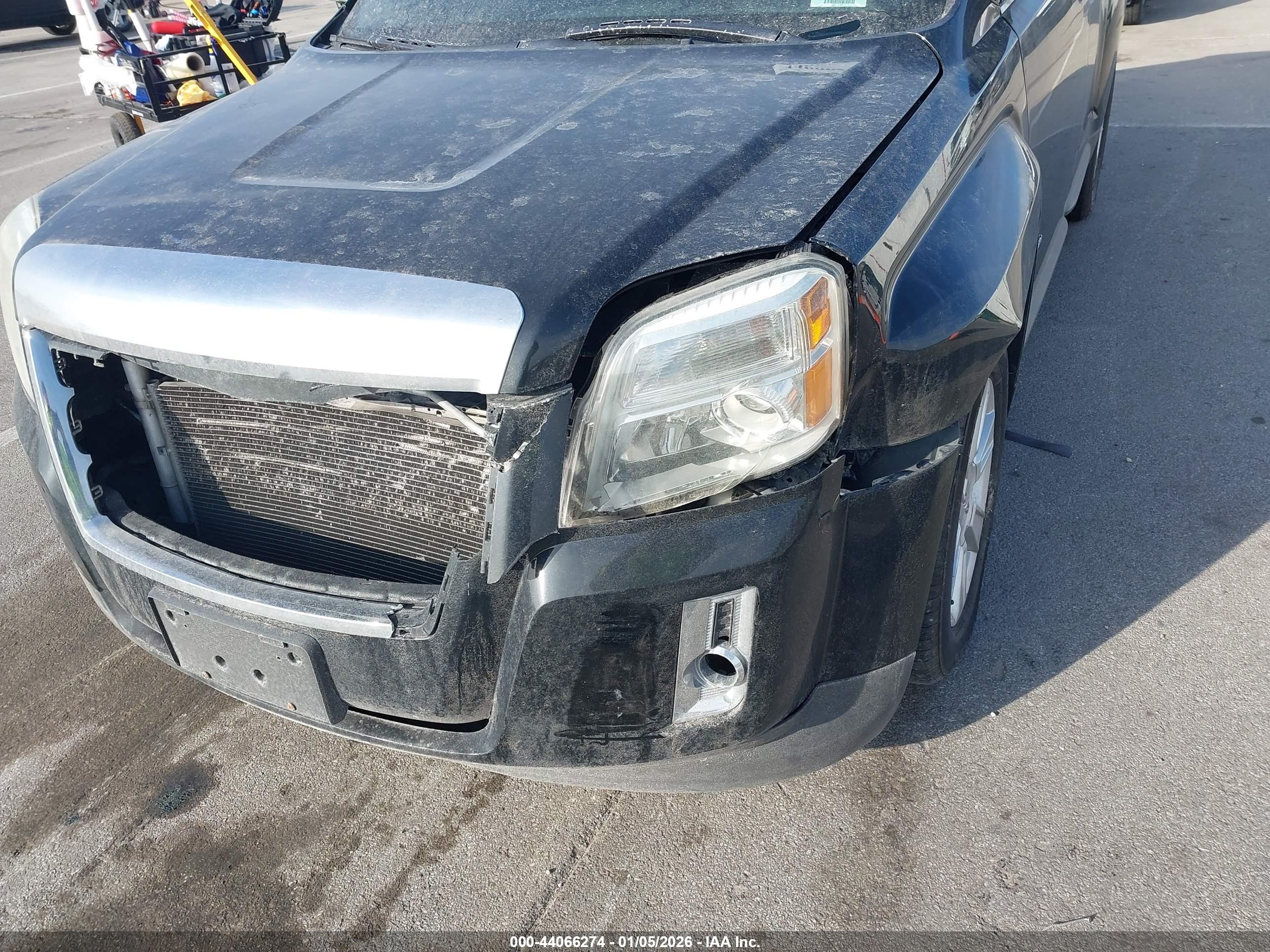 GMC TERRAIN image 6