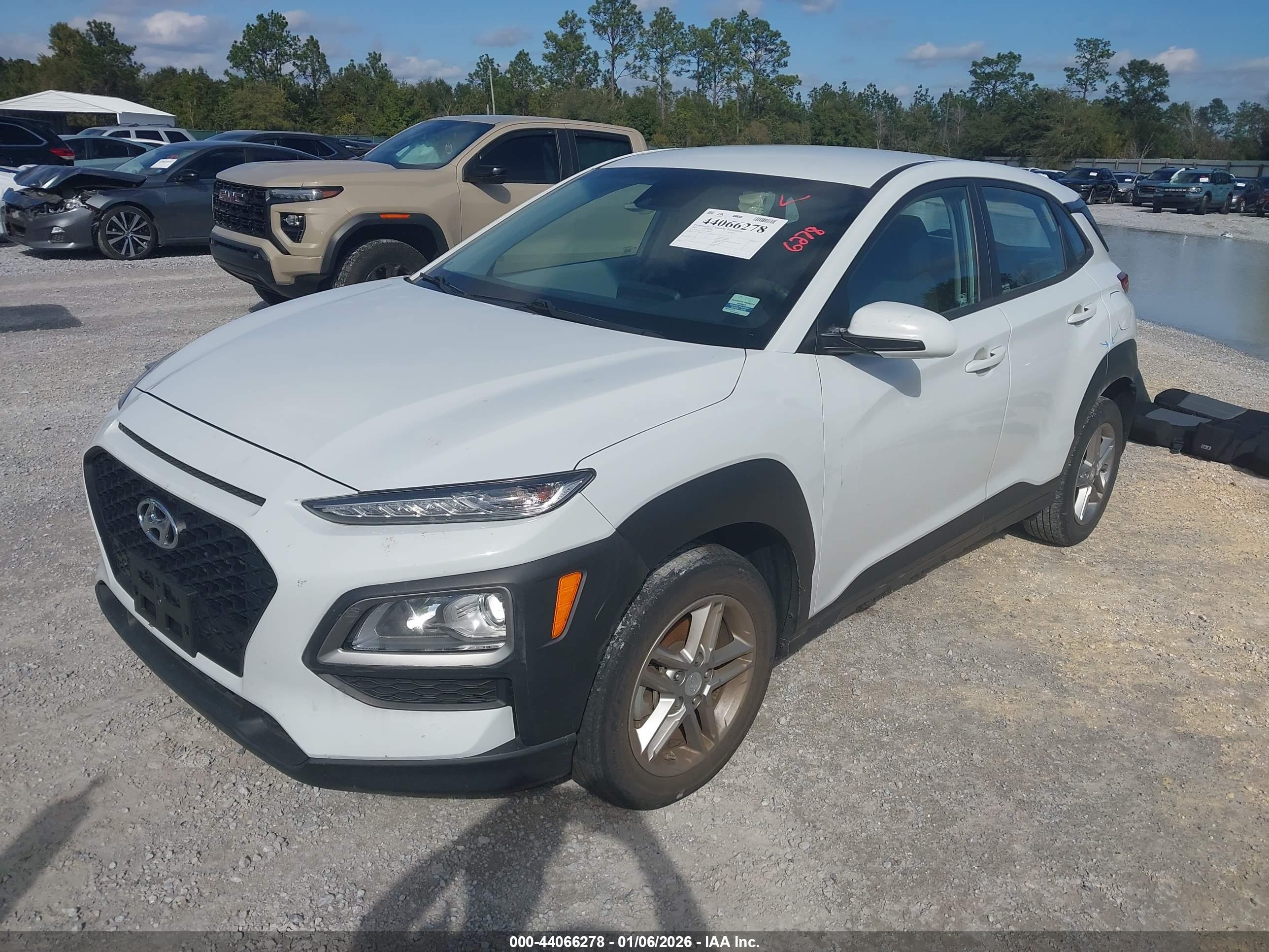 HYUNDAI KONA image 2