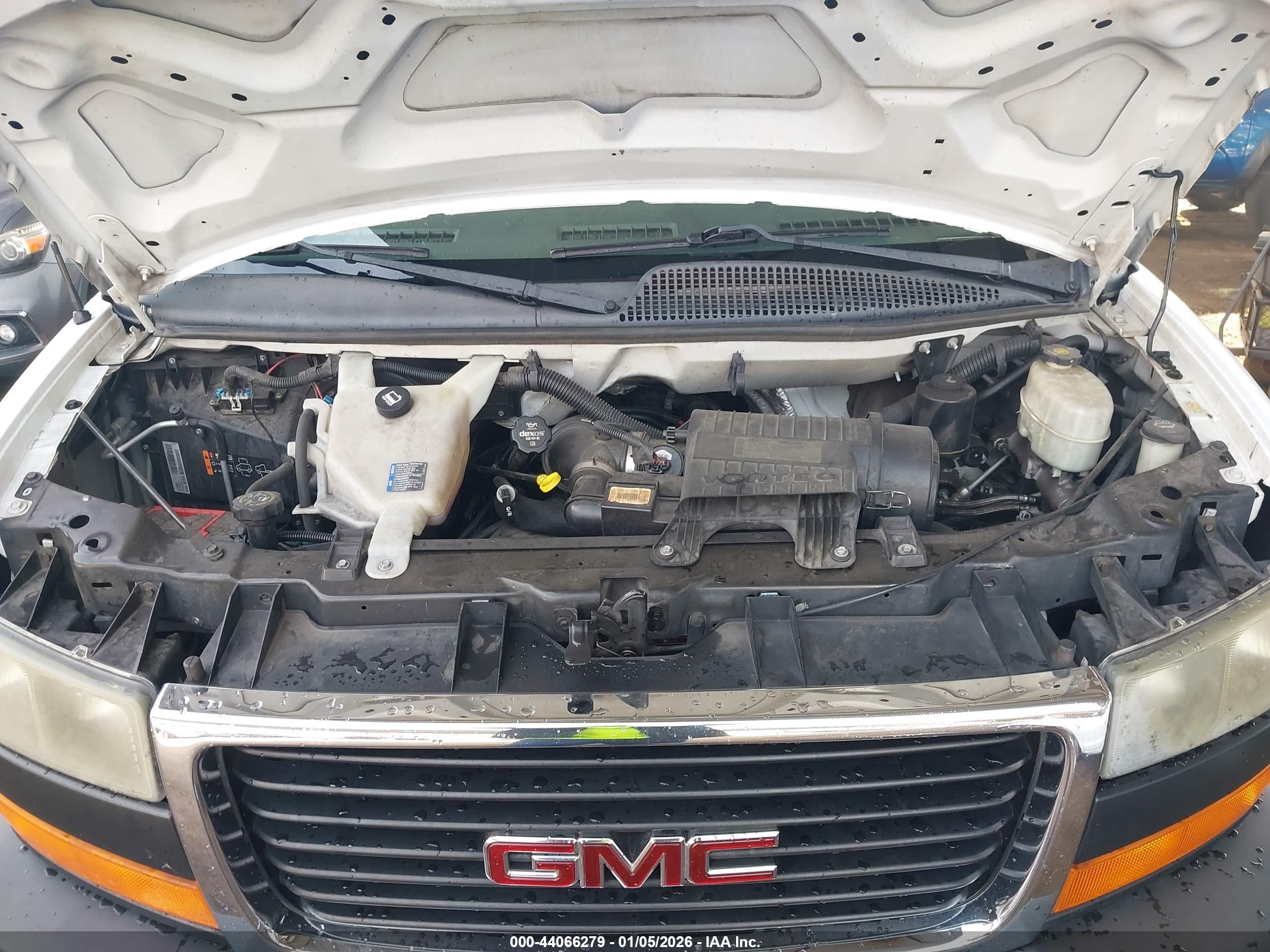 GMC SAVANA image 10