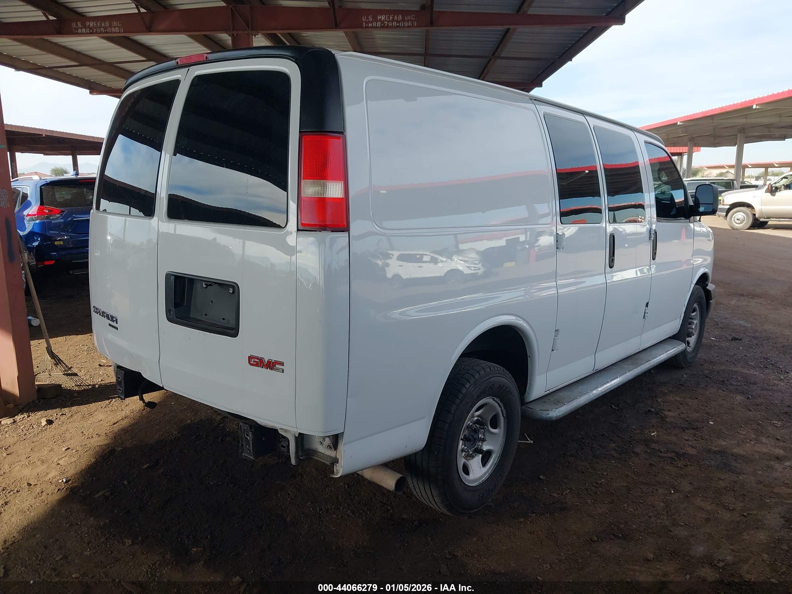 GMC SAVANA image 4