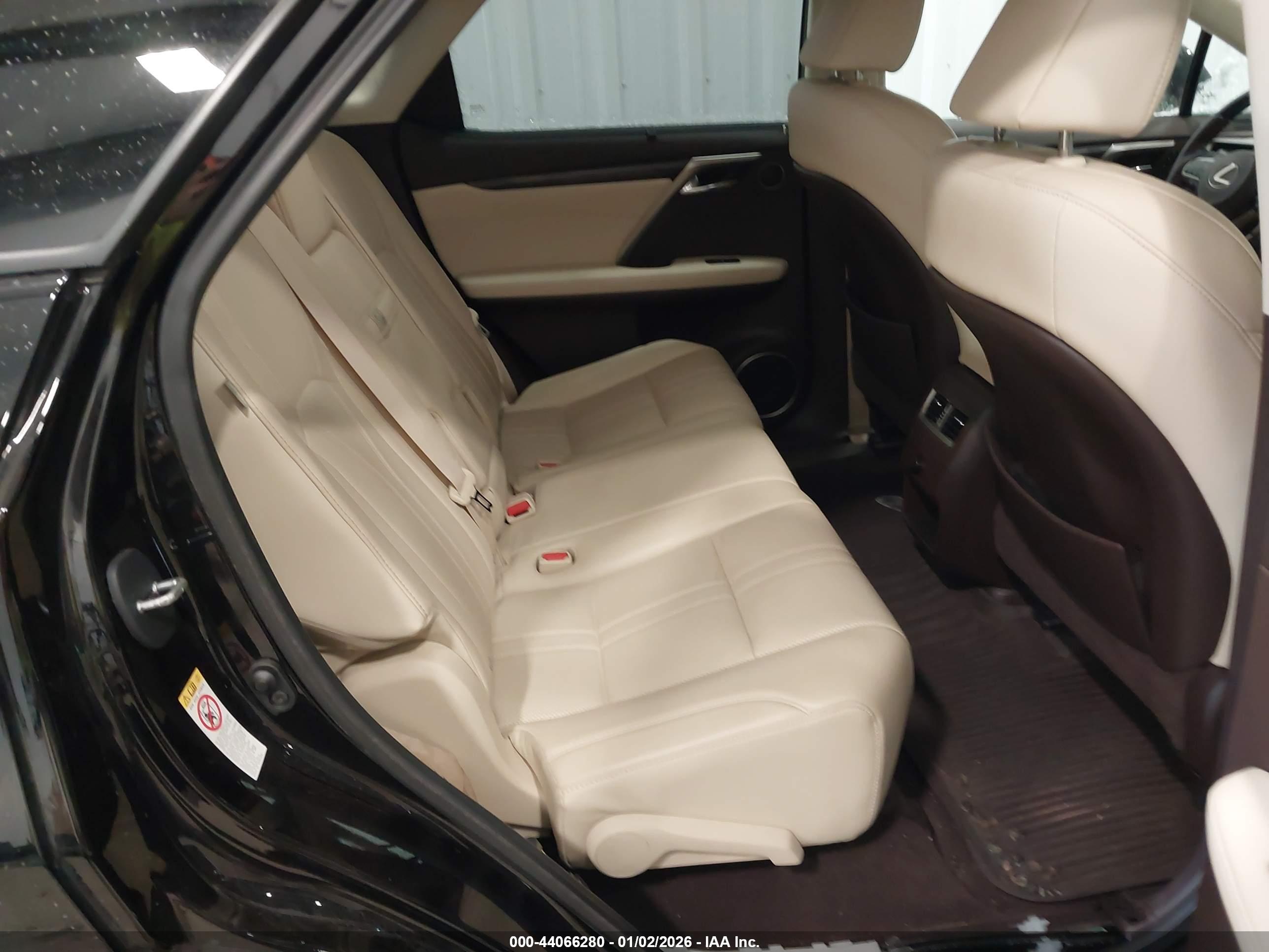 LEXUS RX image 8