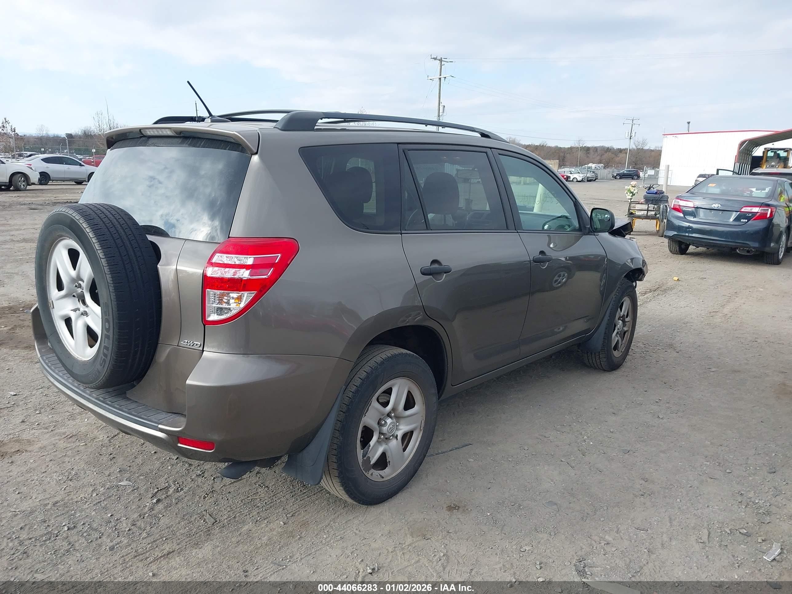 TOYOTA RAV4 image 4