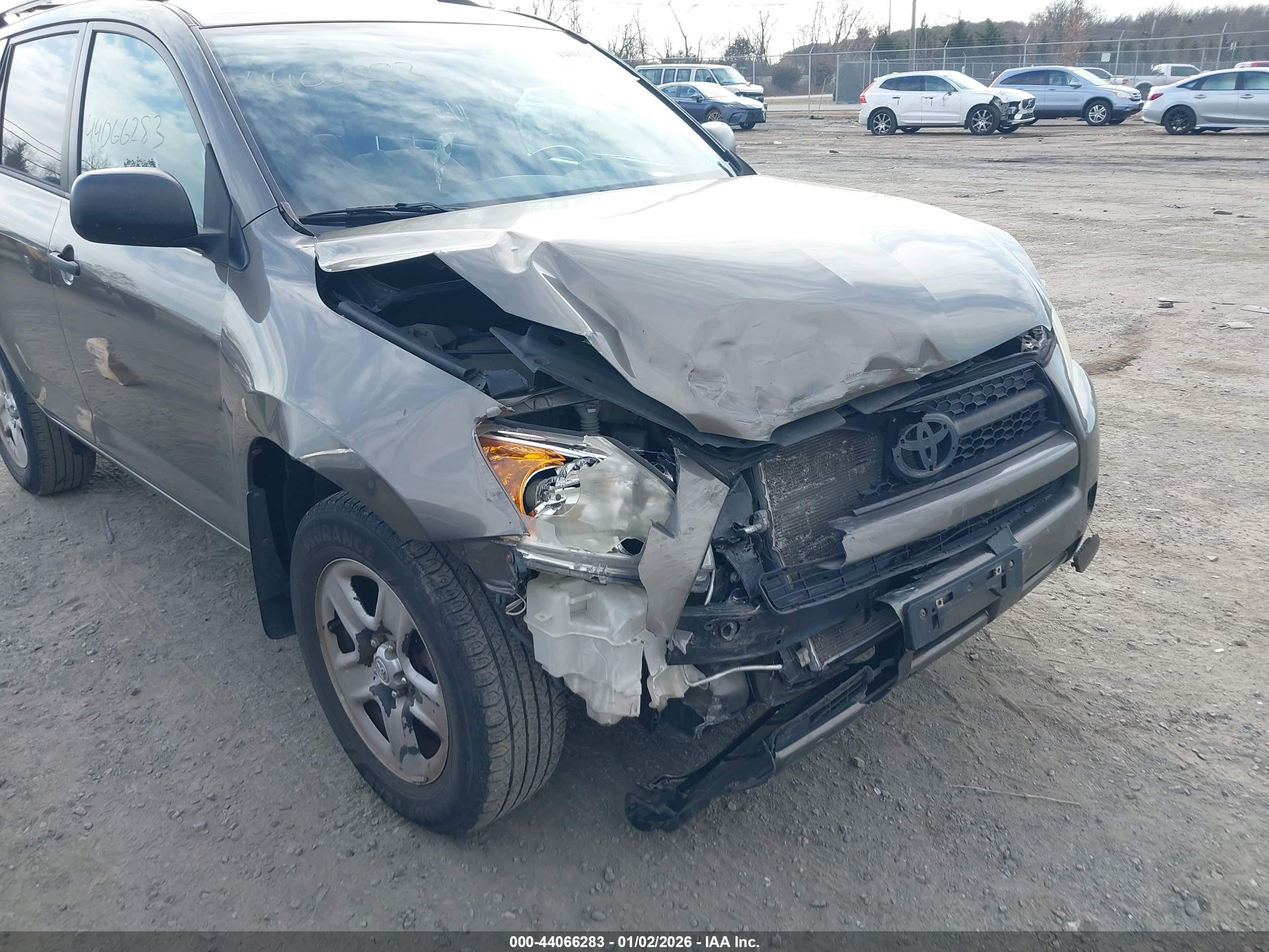 TOYOTA RAV4 image 6