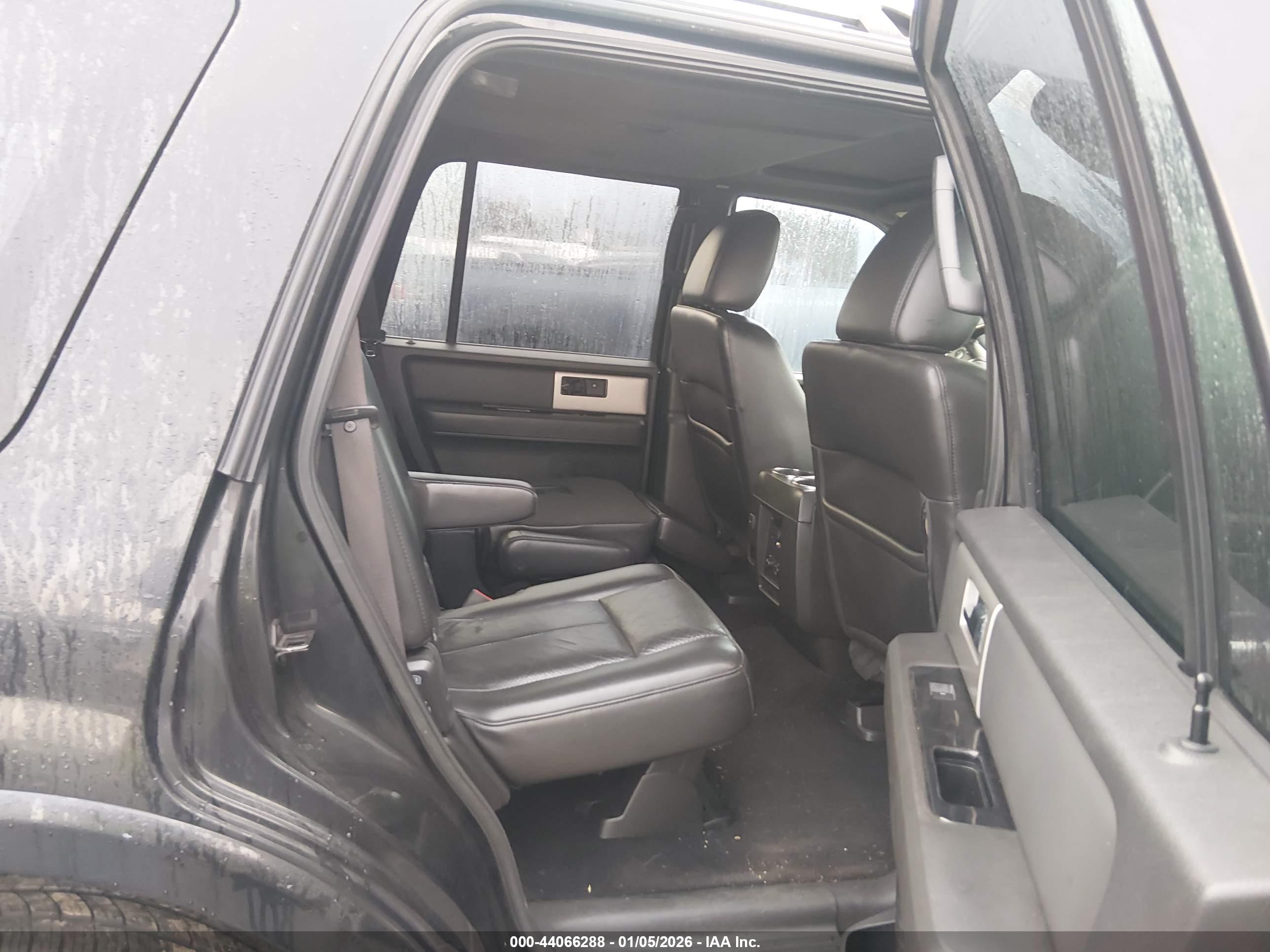 FORD EXPEDITION image 8