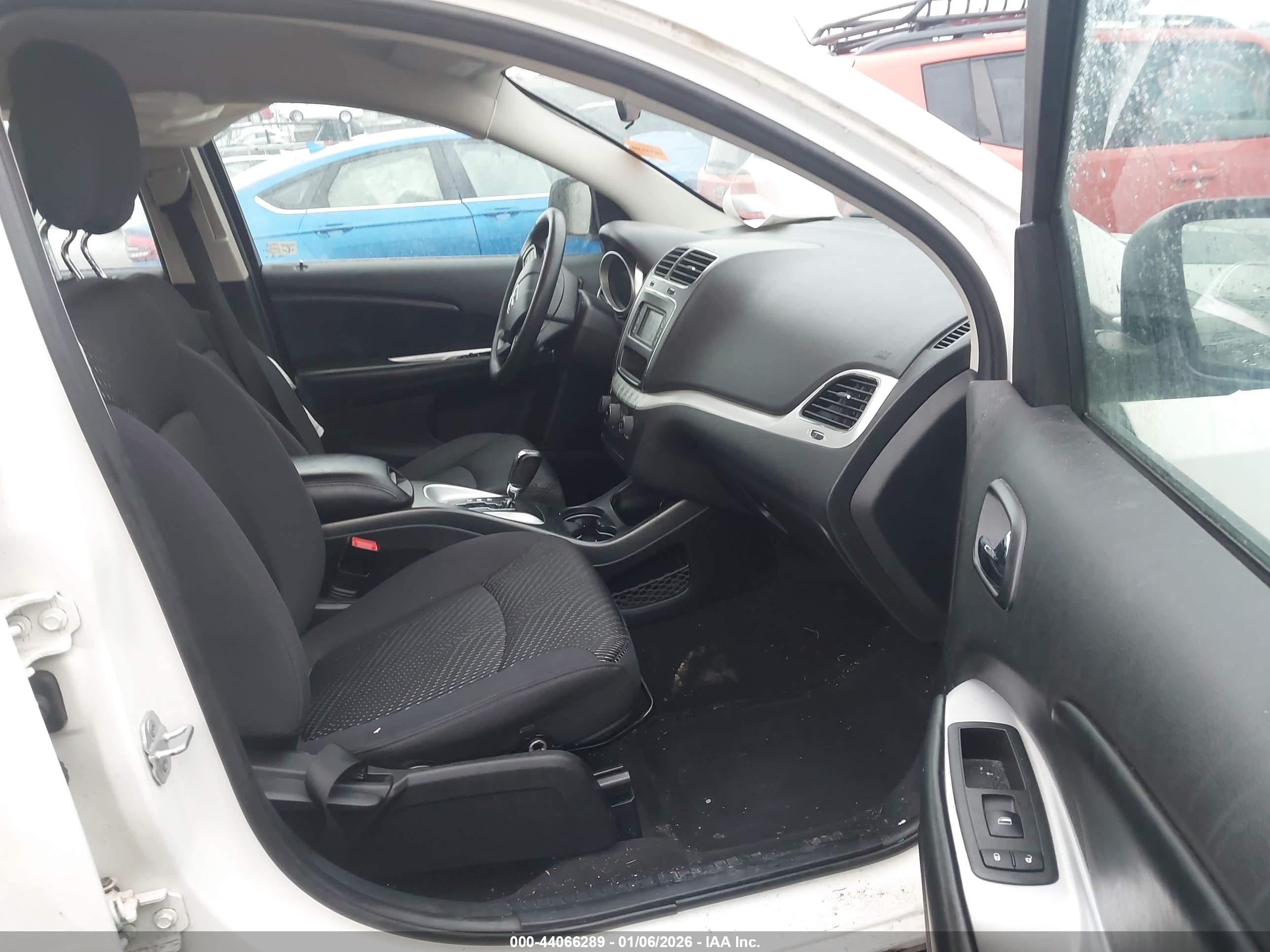 DODGE JOURNEY image 5