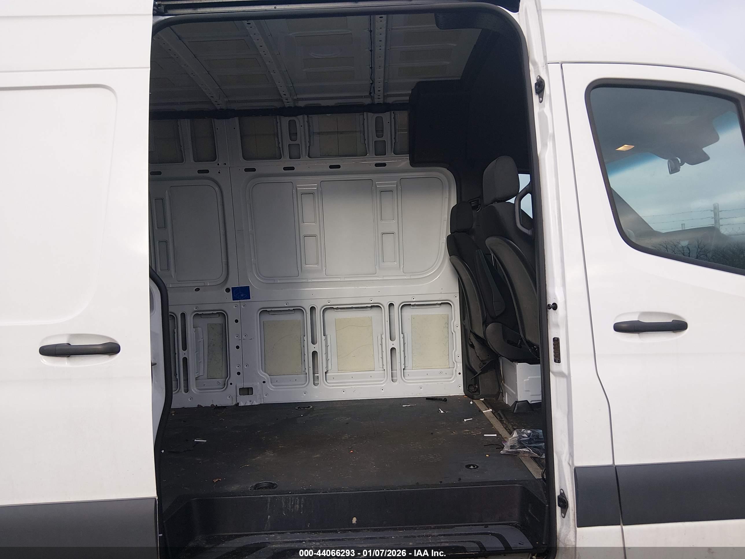 MERCEDES-BENZ SPRINTER image 8