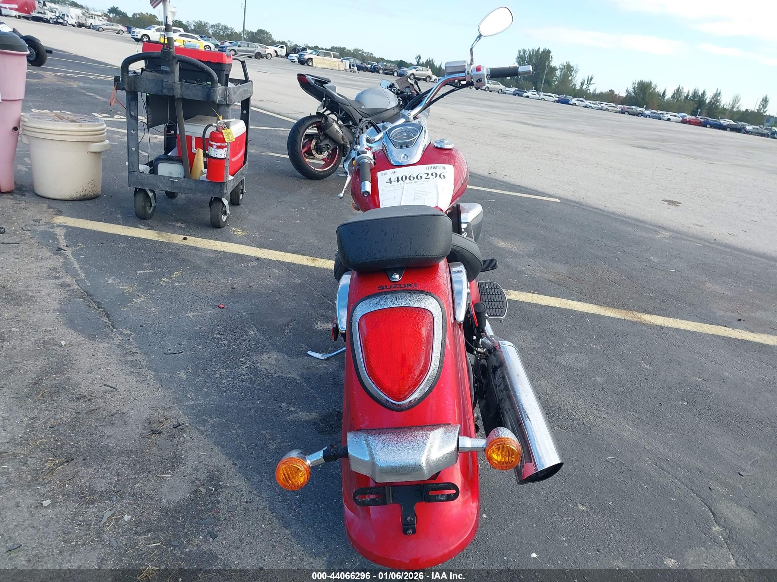 SUZUKI VL800 image 6