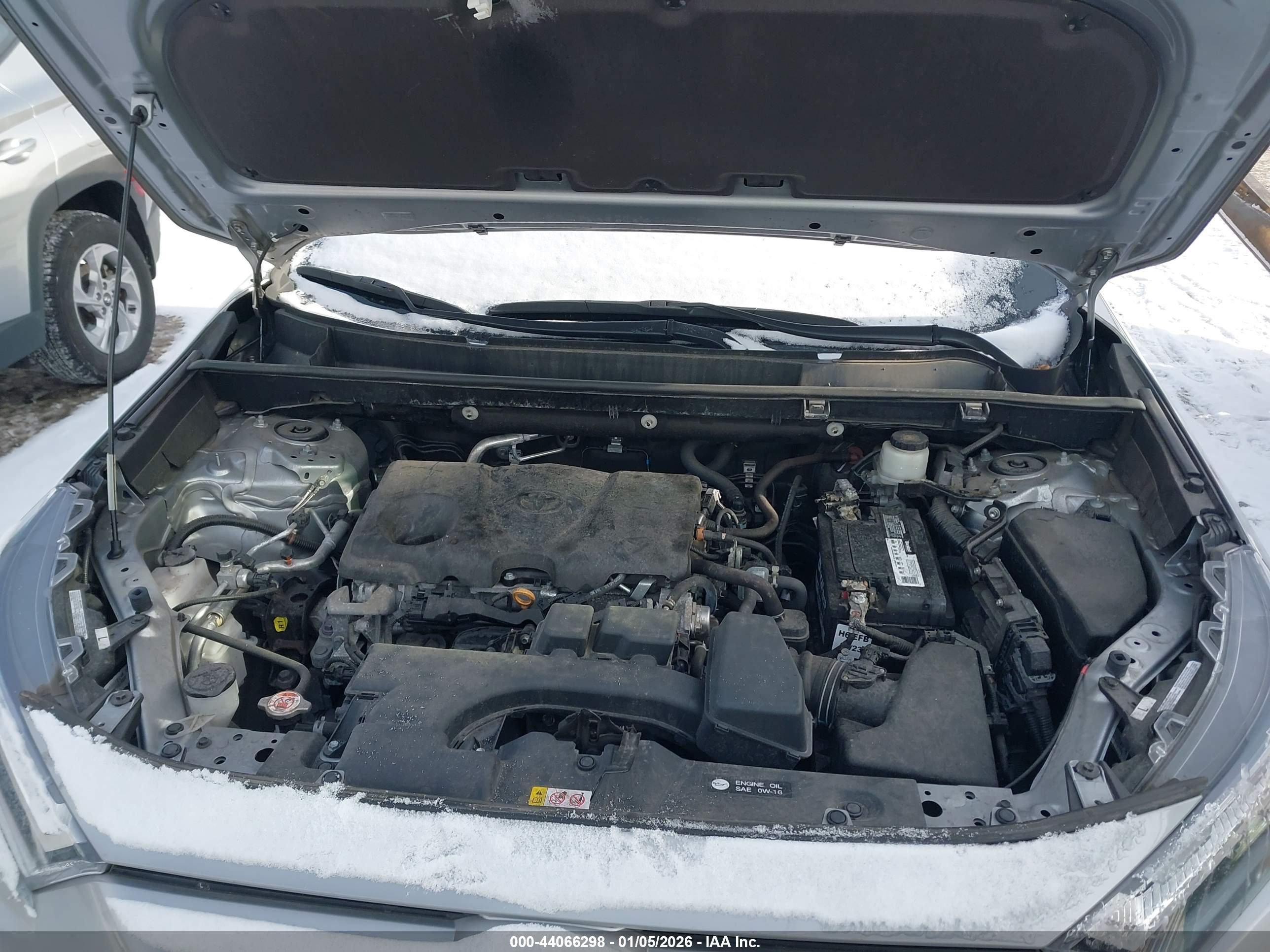 TOYOTA RAV4 image 10