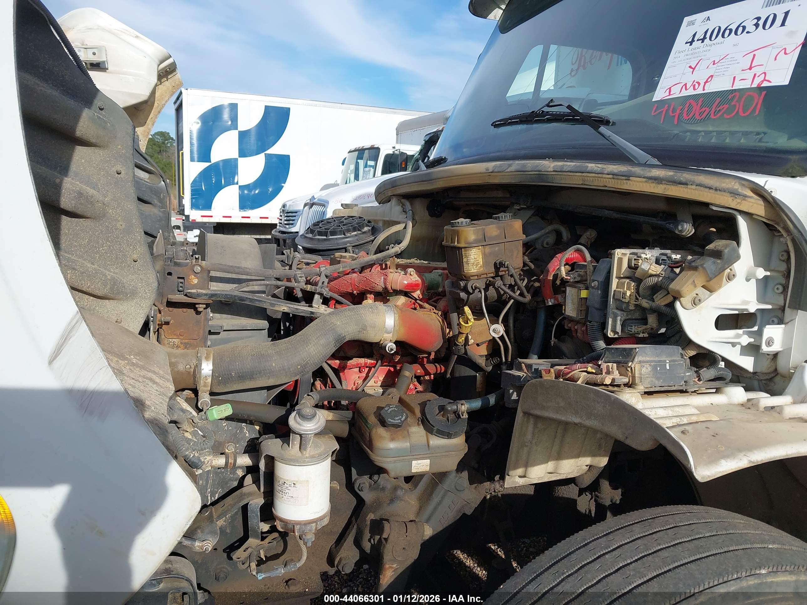FREIGHTLINER M2 image 10