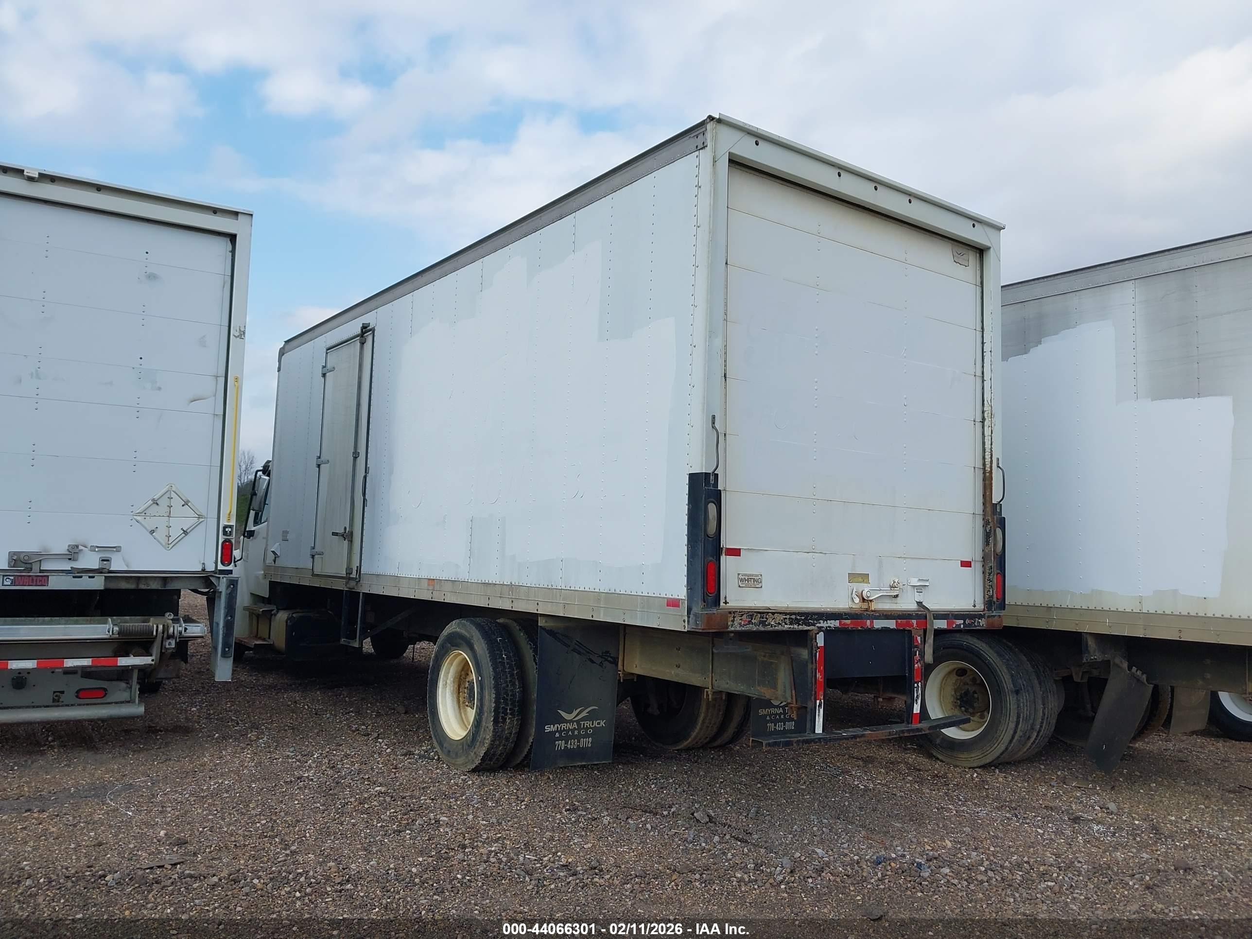 FREIGHTLINER M2 image 3