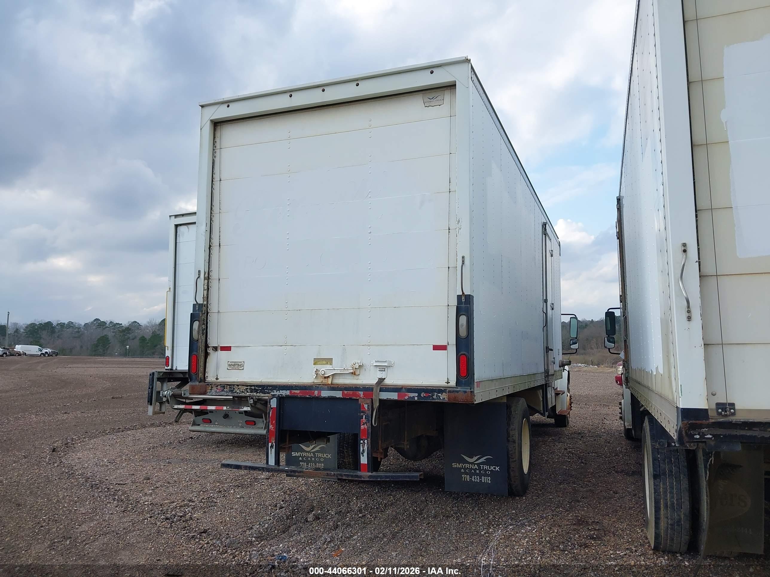FREIGHTLINER M2 image 4