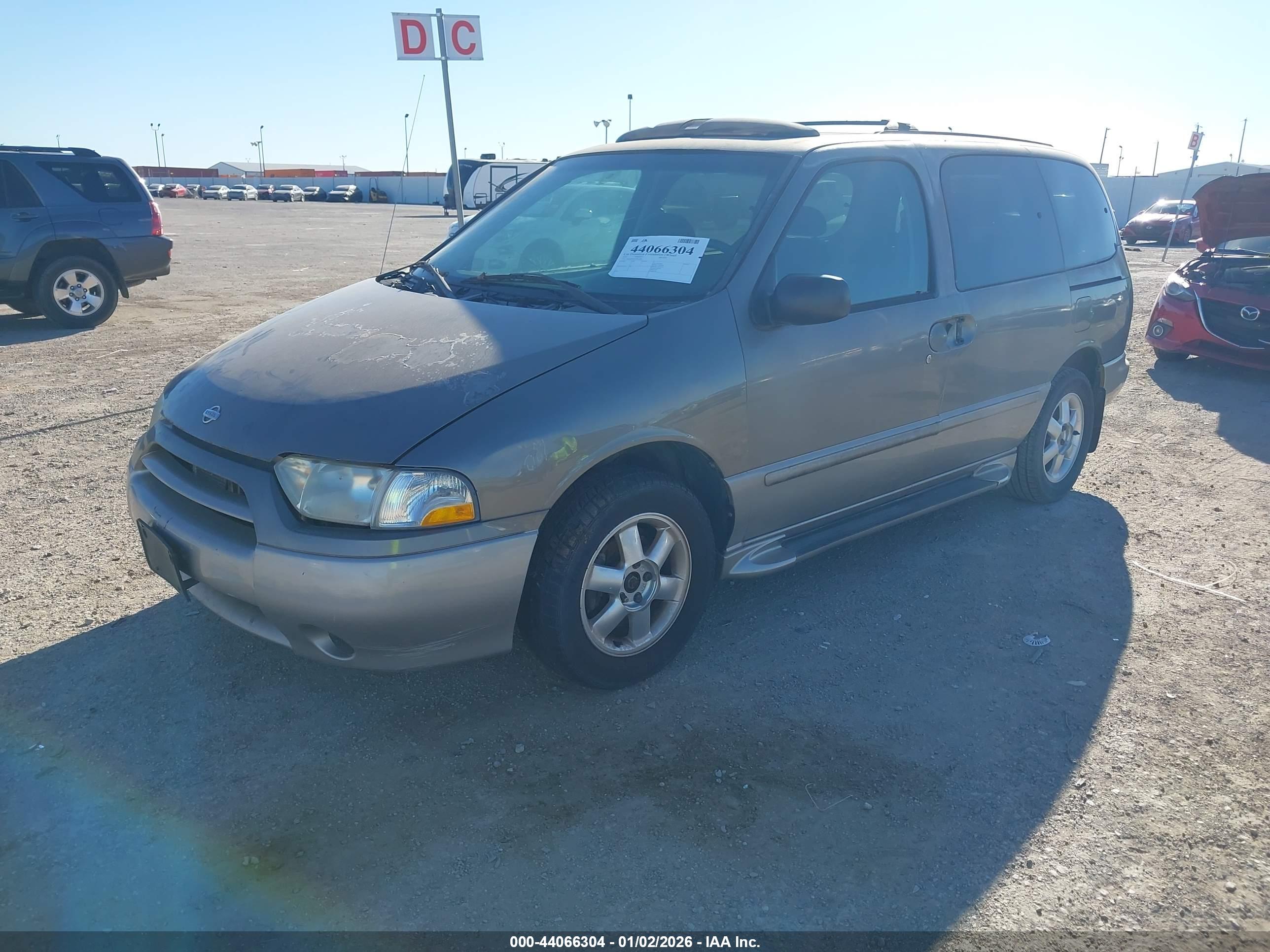 NISSAN QUEST image 2