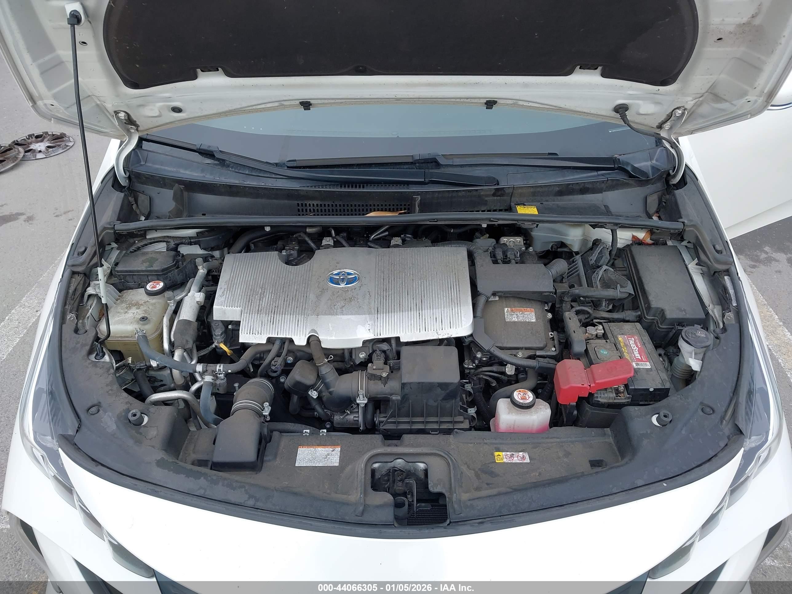 TOYOTA PRIUS image 10