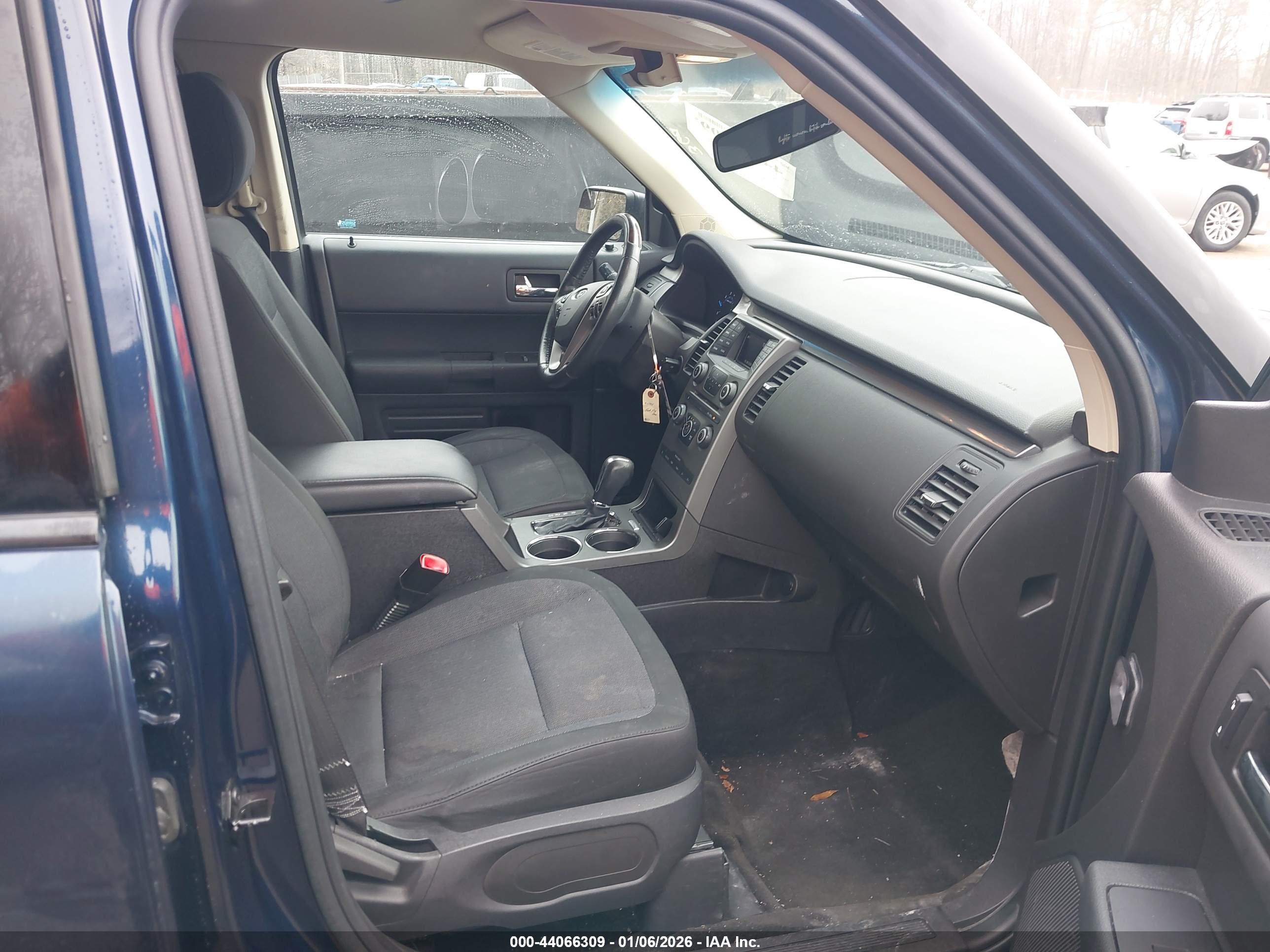 FORD FLEX image 5