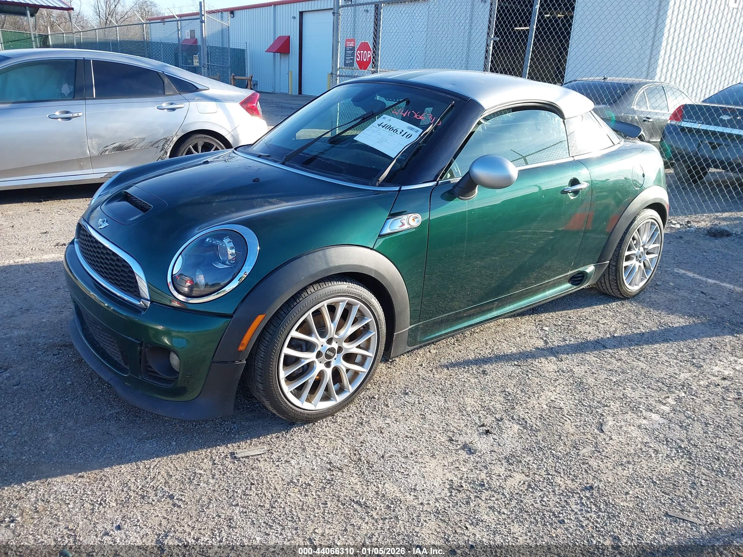 MINI COUPE image 2