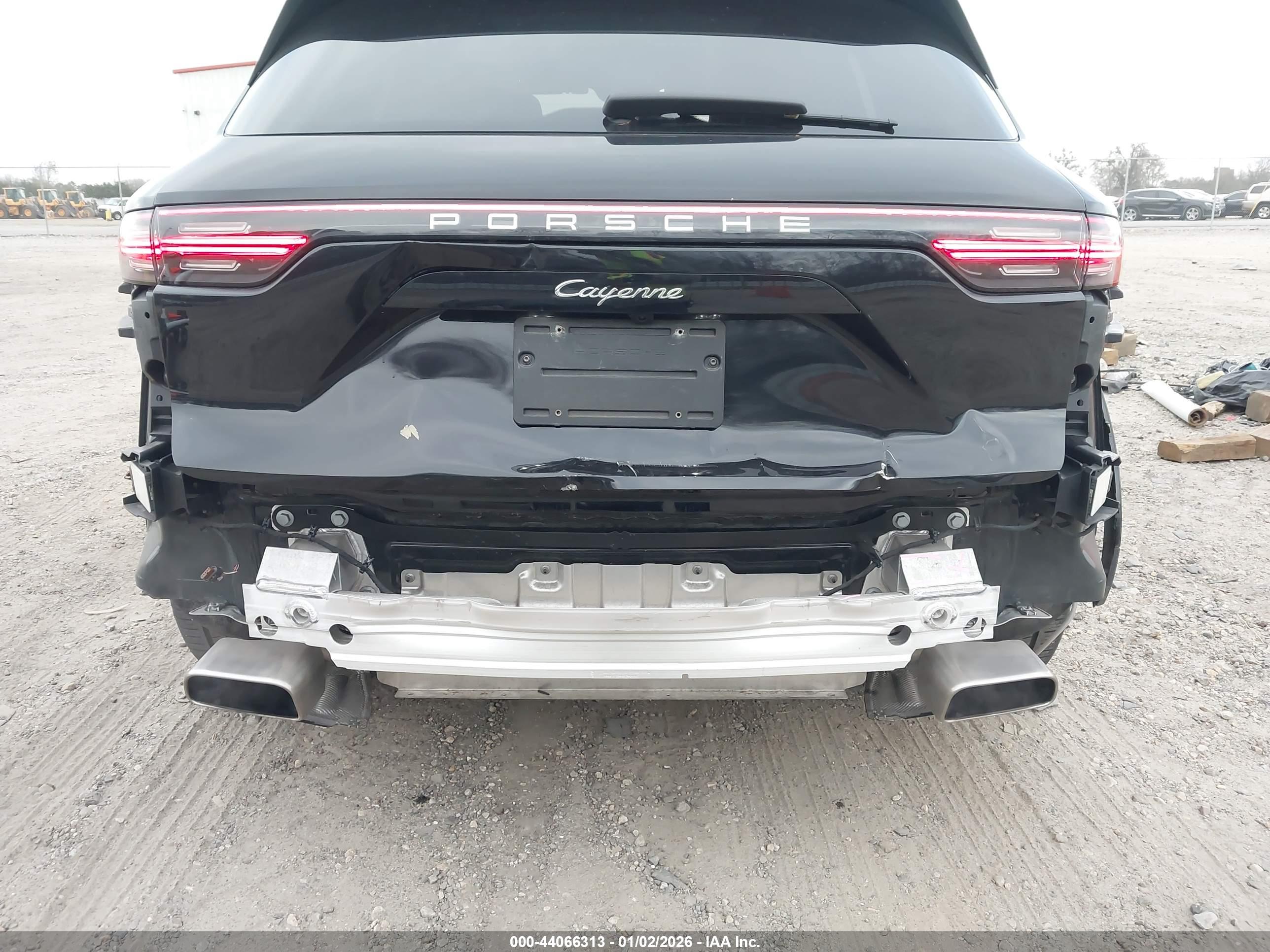 PORSCHE CAYENNE image 6