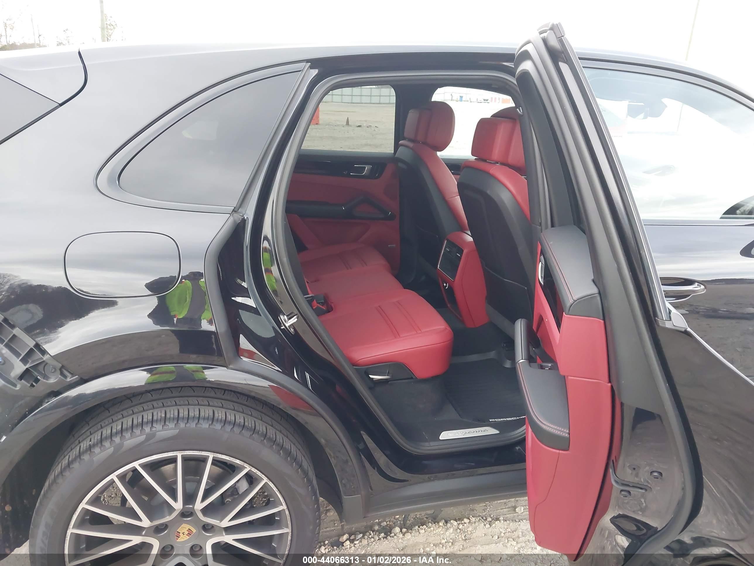 PORSCHE CAYENNE image 8
