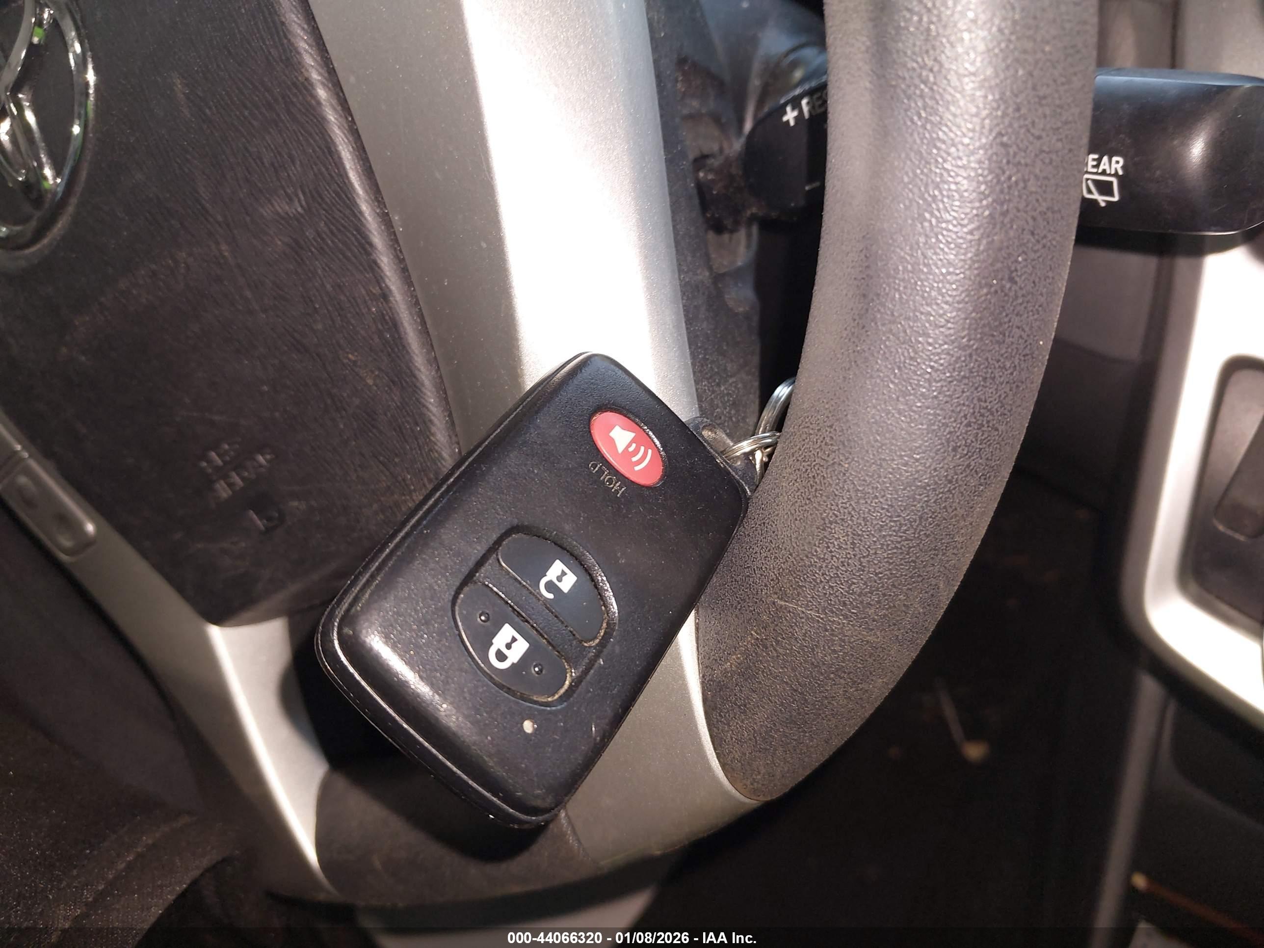 TOYOTA PRIUS image 11