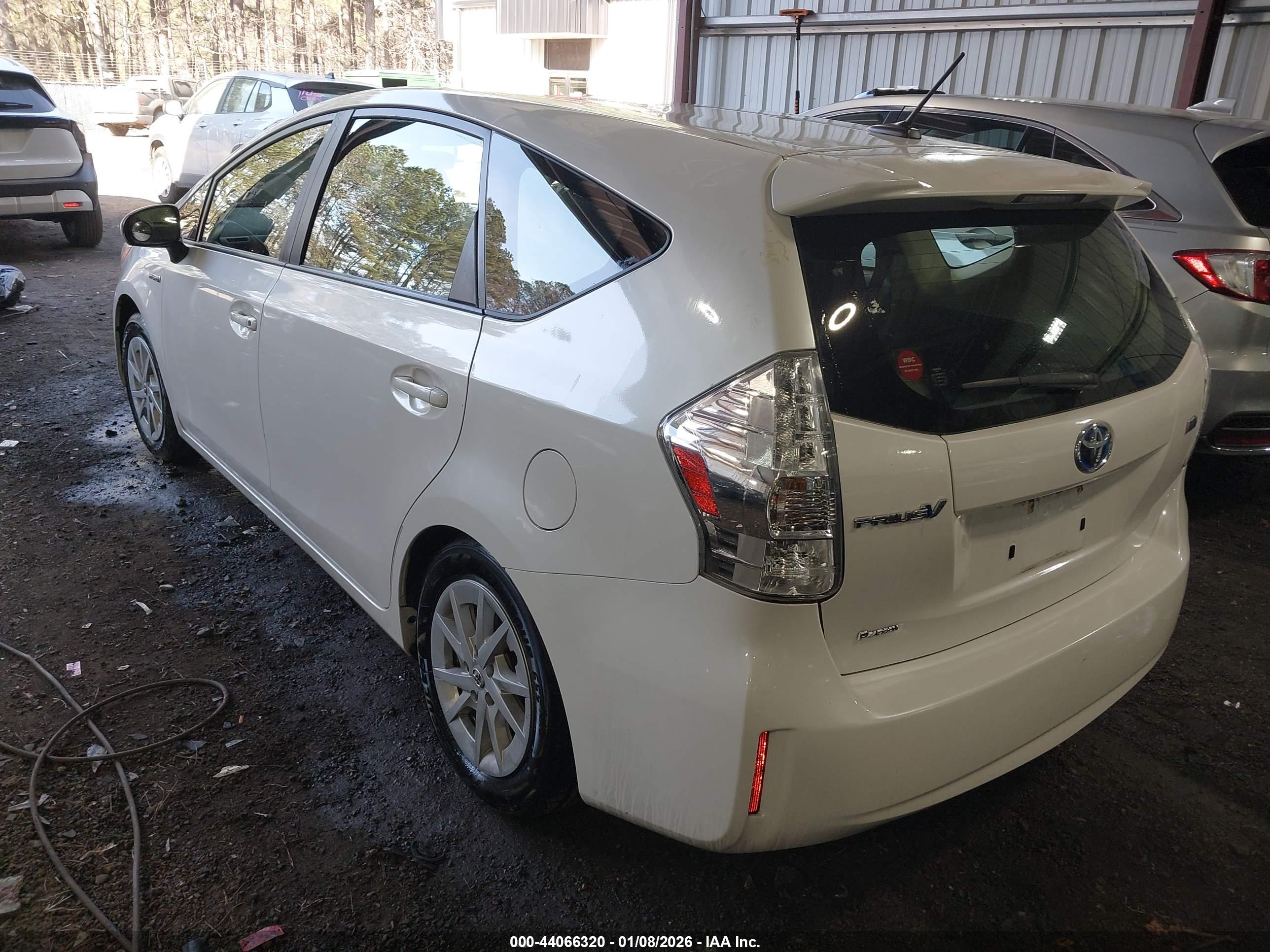 TOYOTA PRIUS image 3