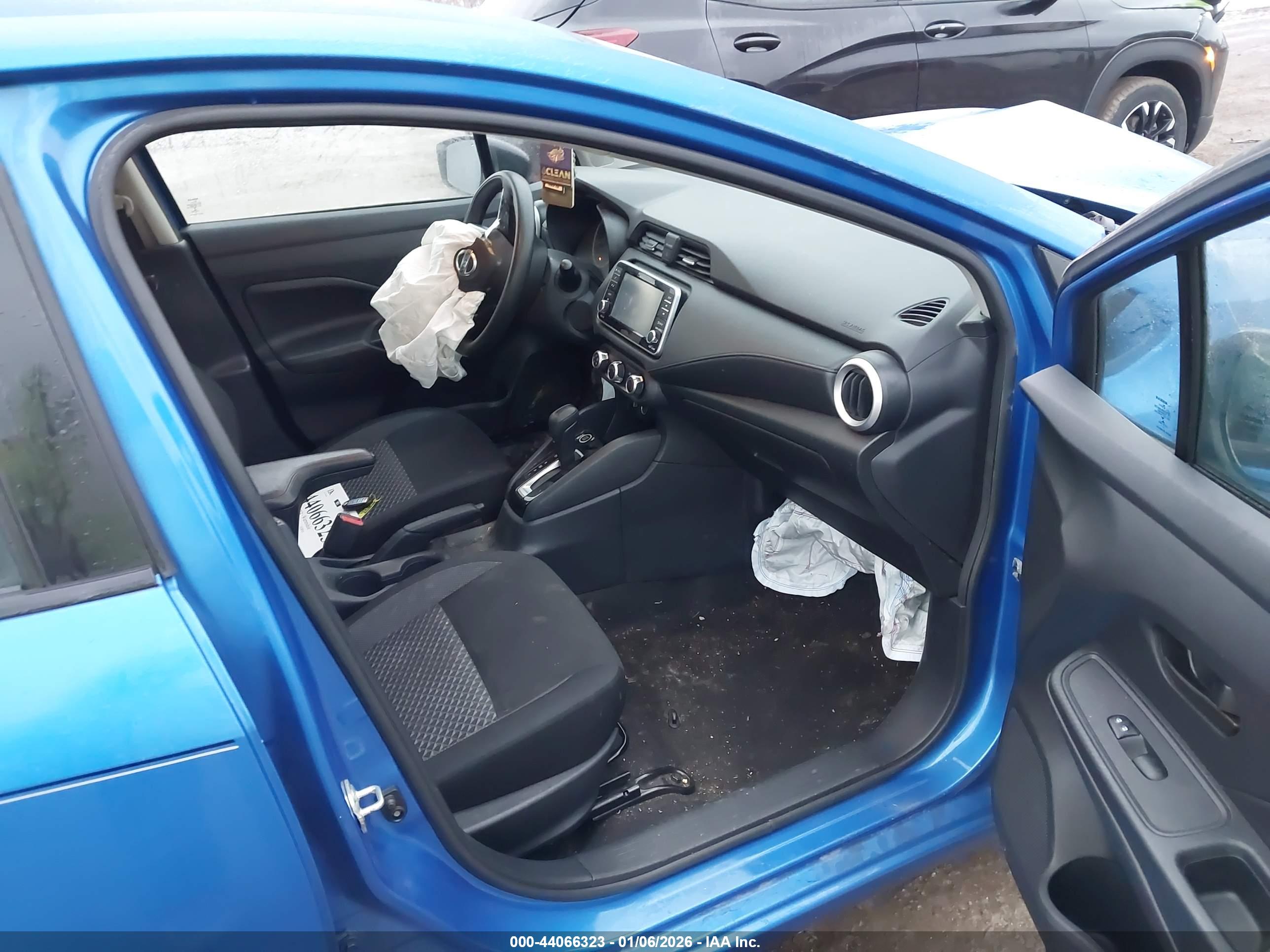 NISSAN VERSA image 5