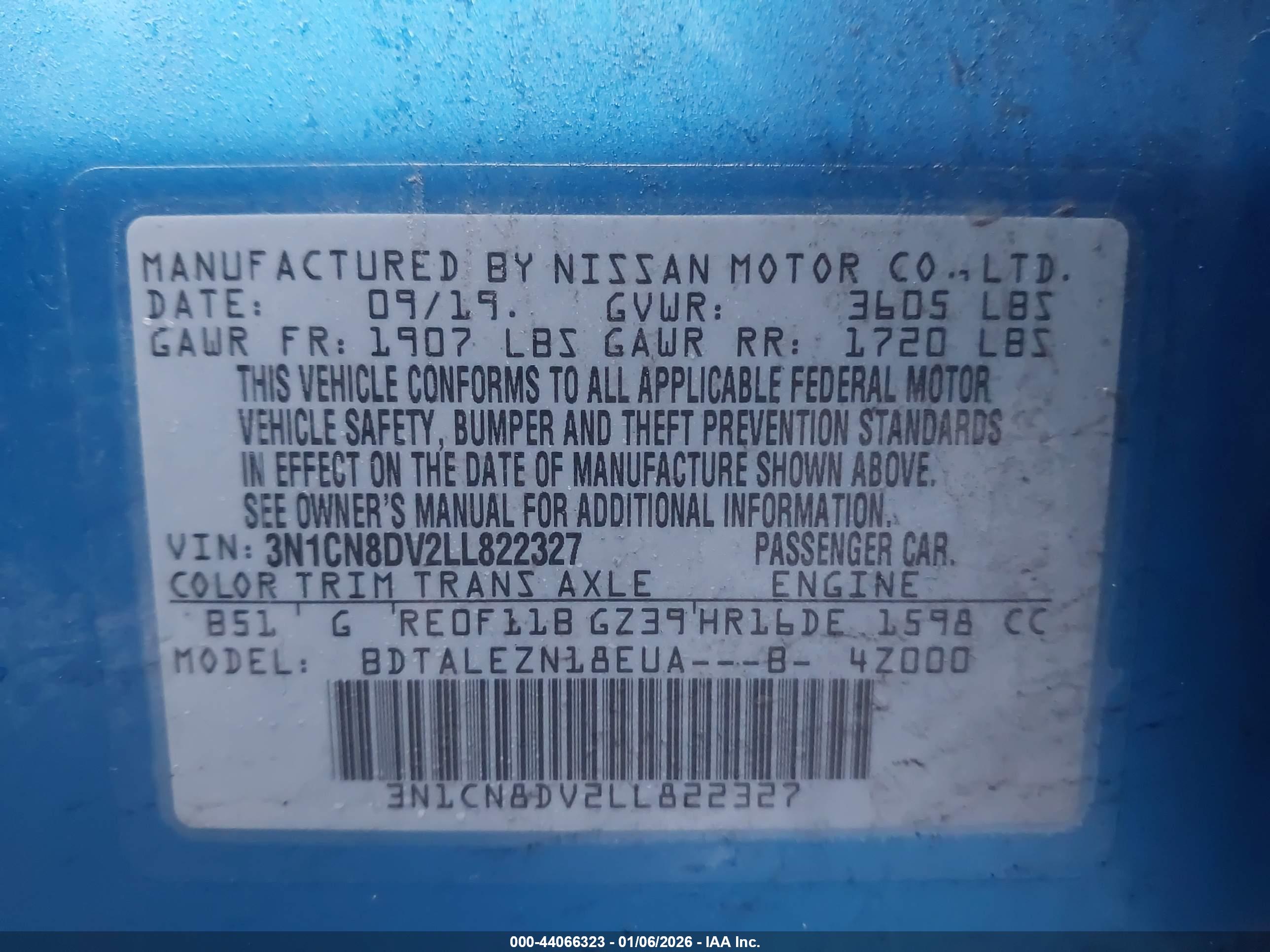 NISSAN VERSA image 9