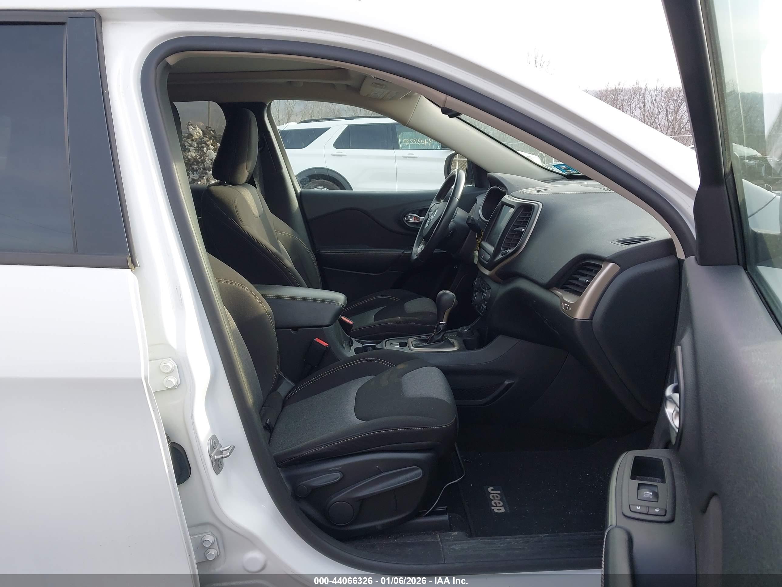 JEEP CHEROKEE image 5