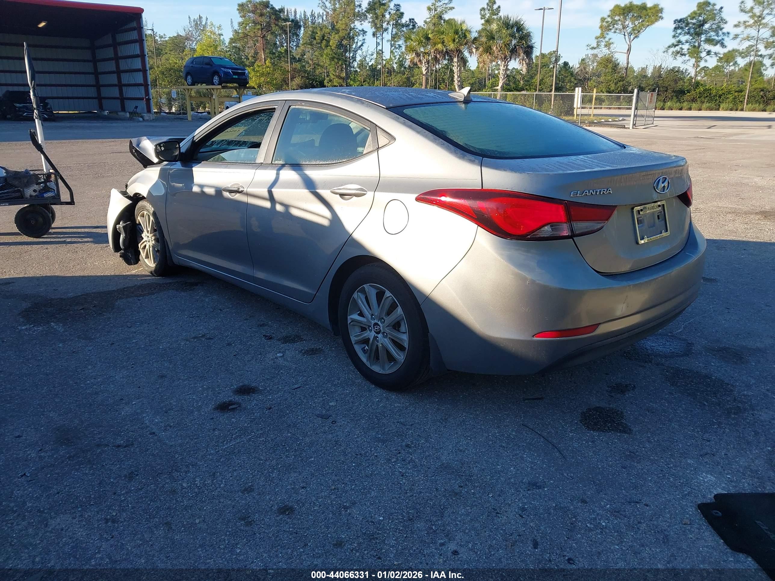 HYUNDAI ELANTRA image 3