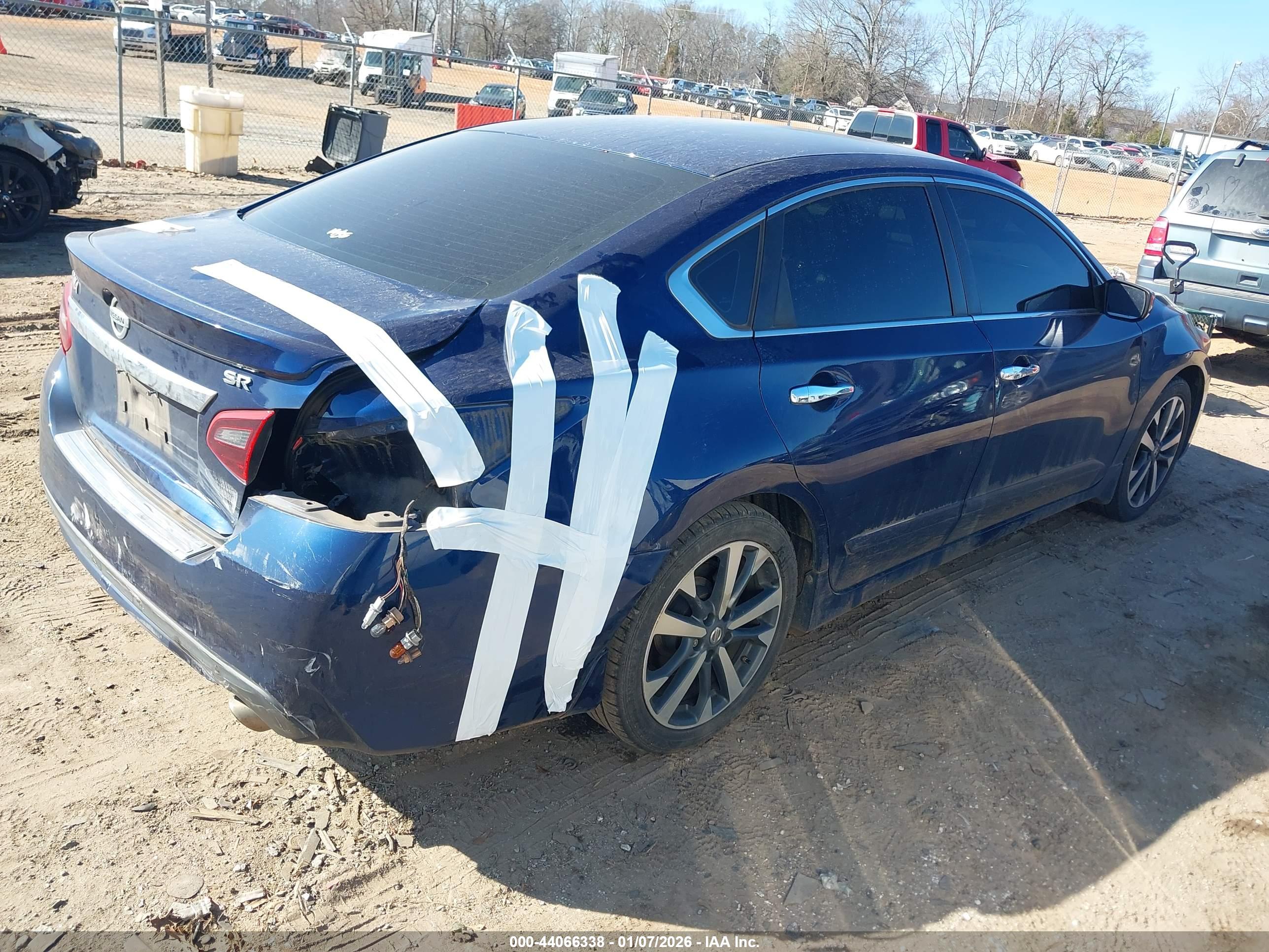 NISSAN ALTIMA image 4