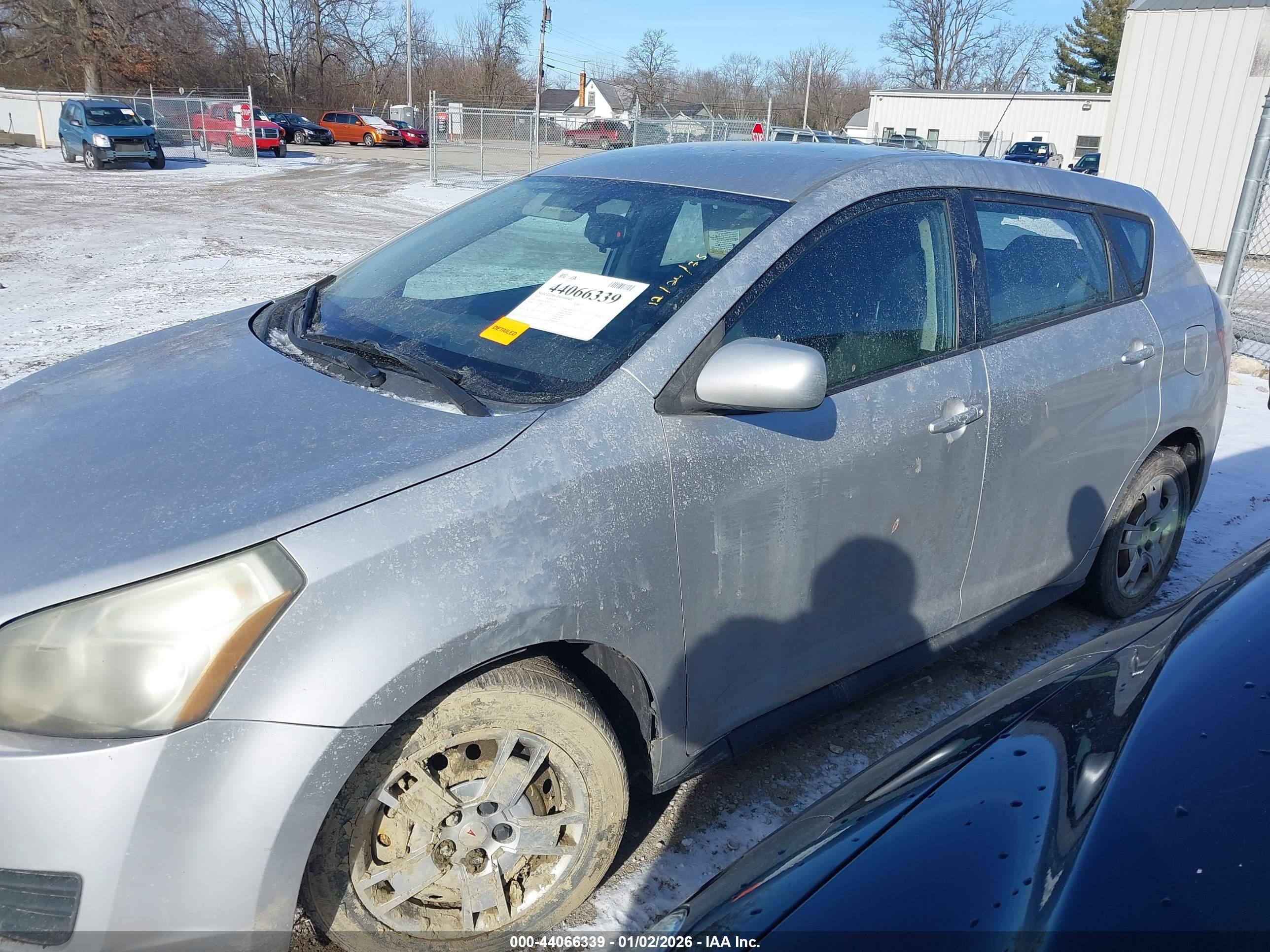 PONTIAC VIBE image 2