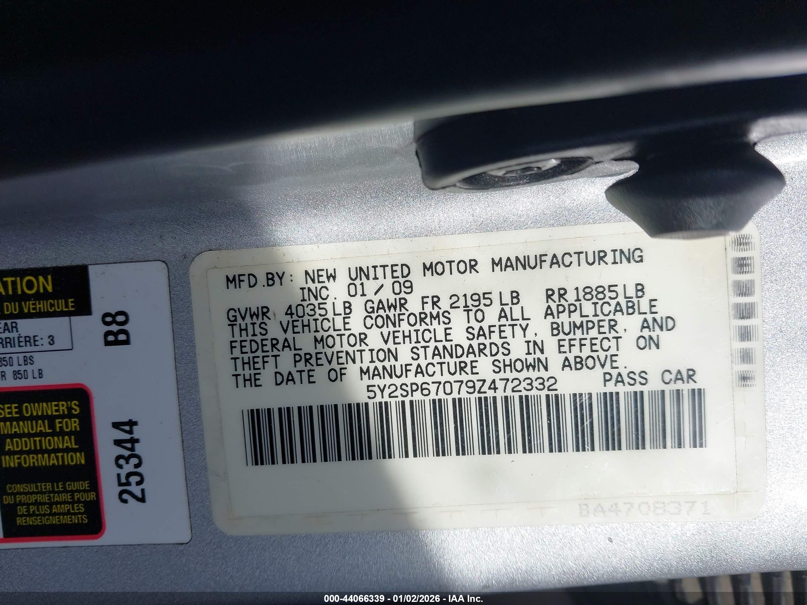 PONTIAC VIBE image 9