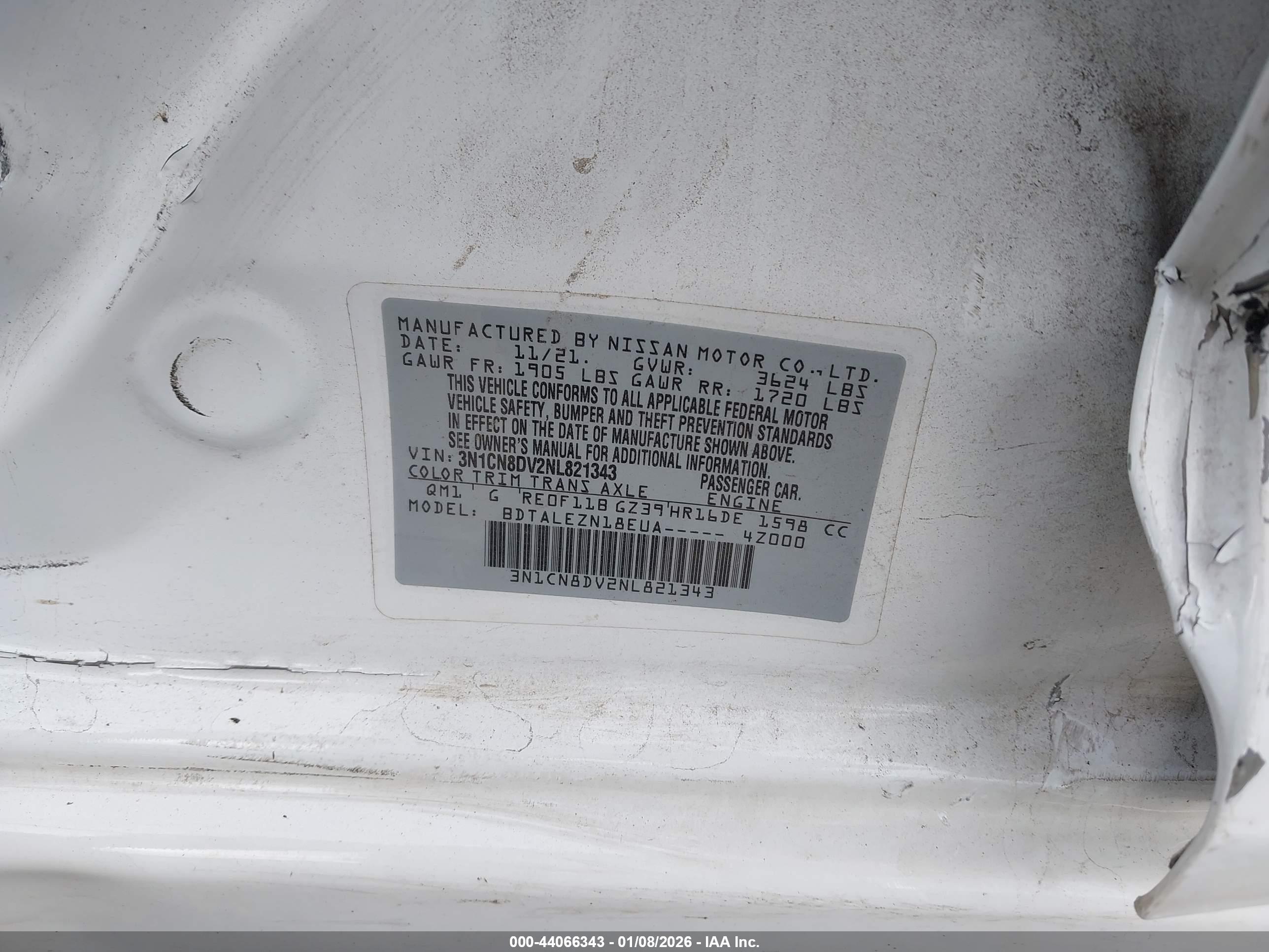 NISSAN VERSA image 9