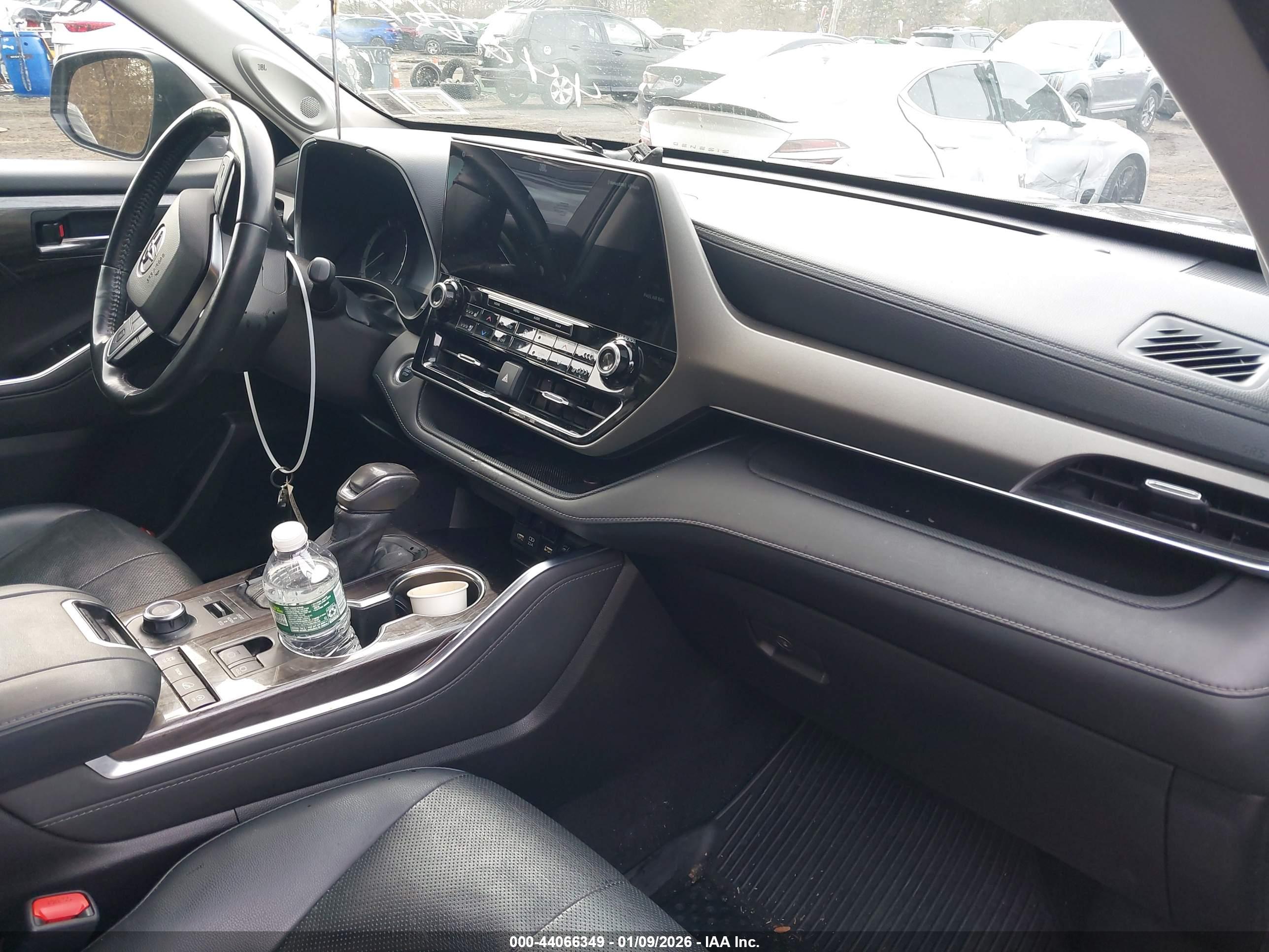 TOYOTA HIGHLANDER image 5