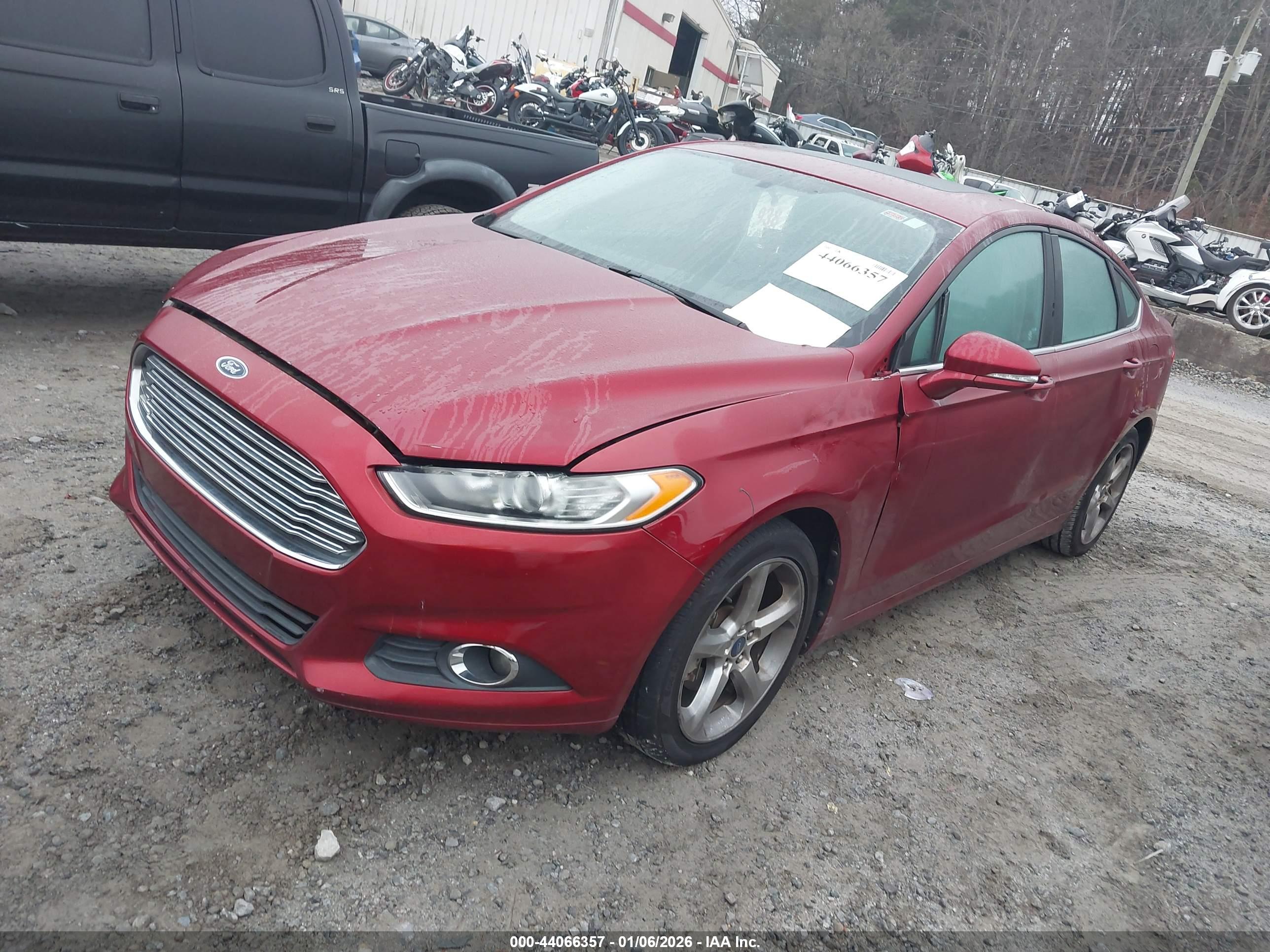 FORD FUSION image 2