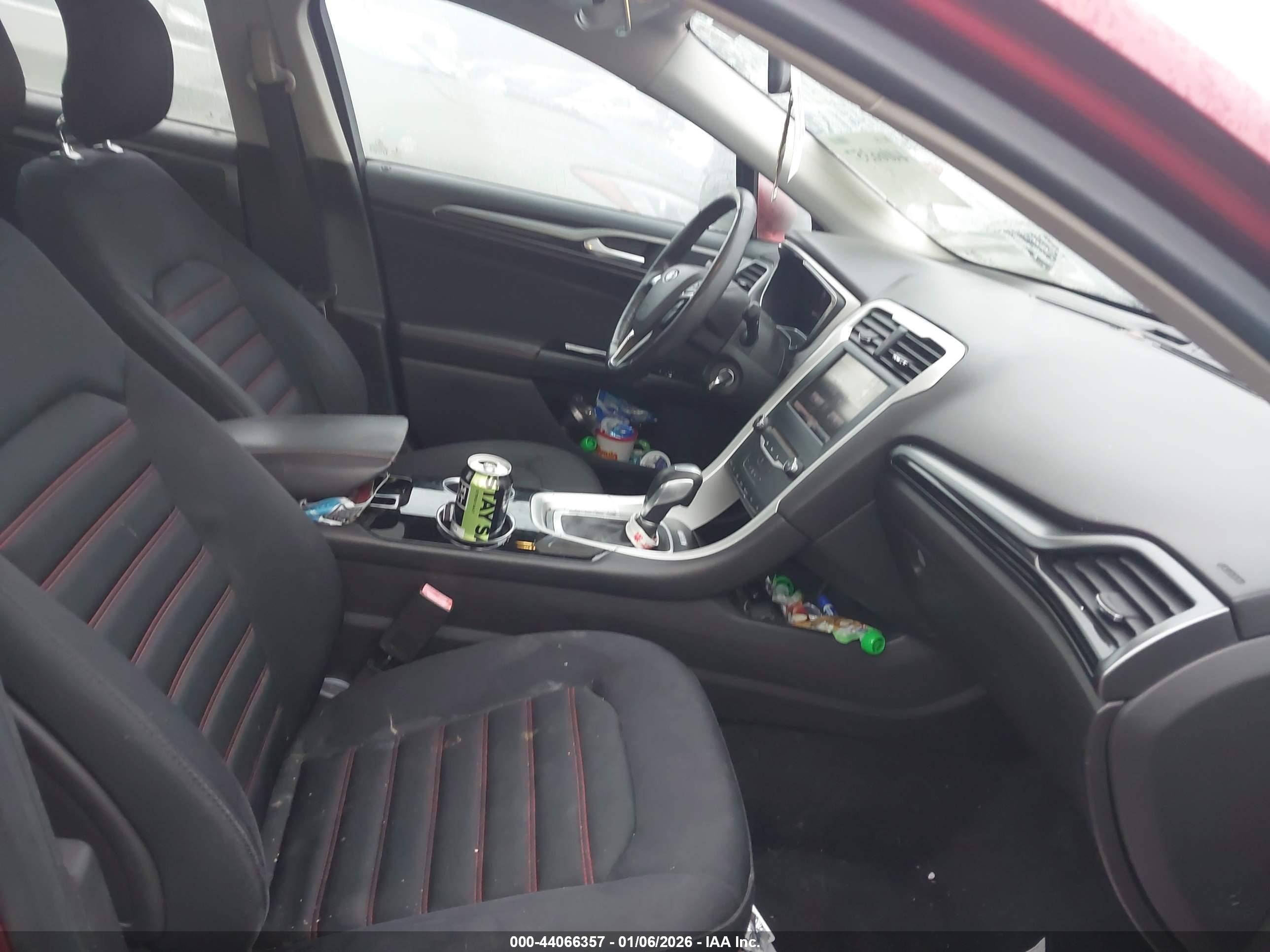 FORD FUSION image 5