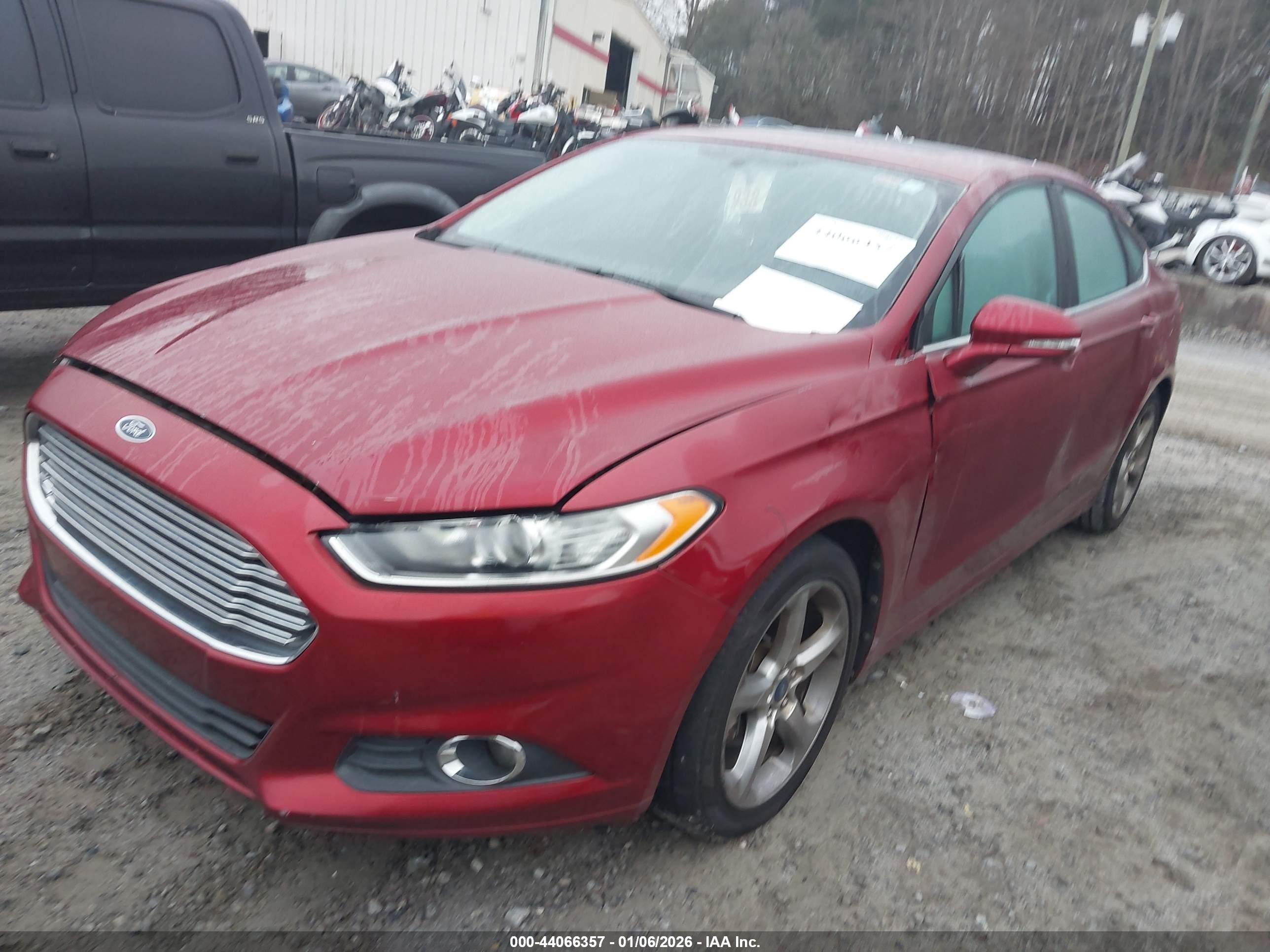 FORD FUSION image 6