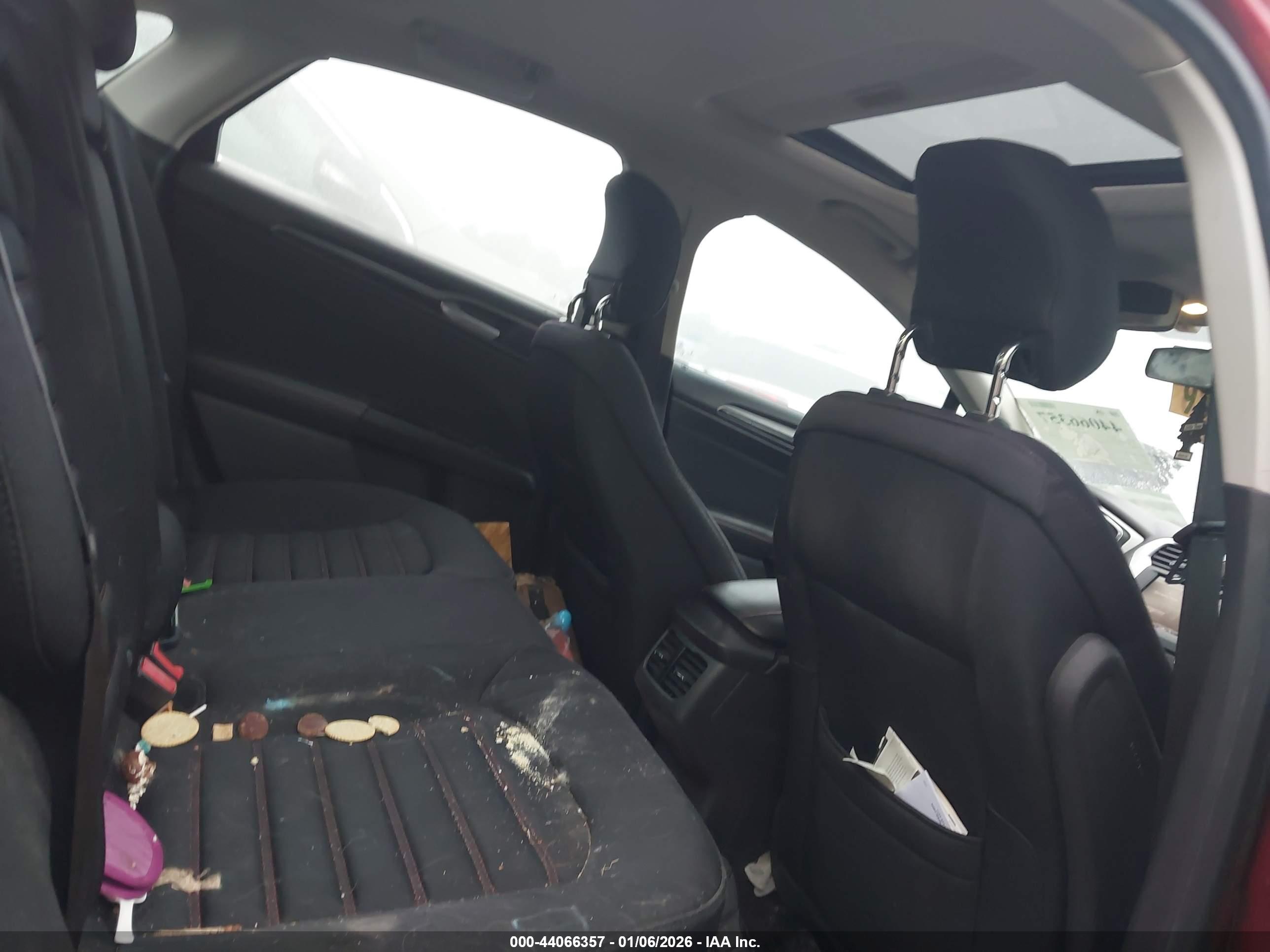 FORD FUSION image 8