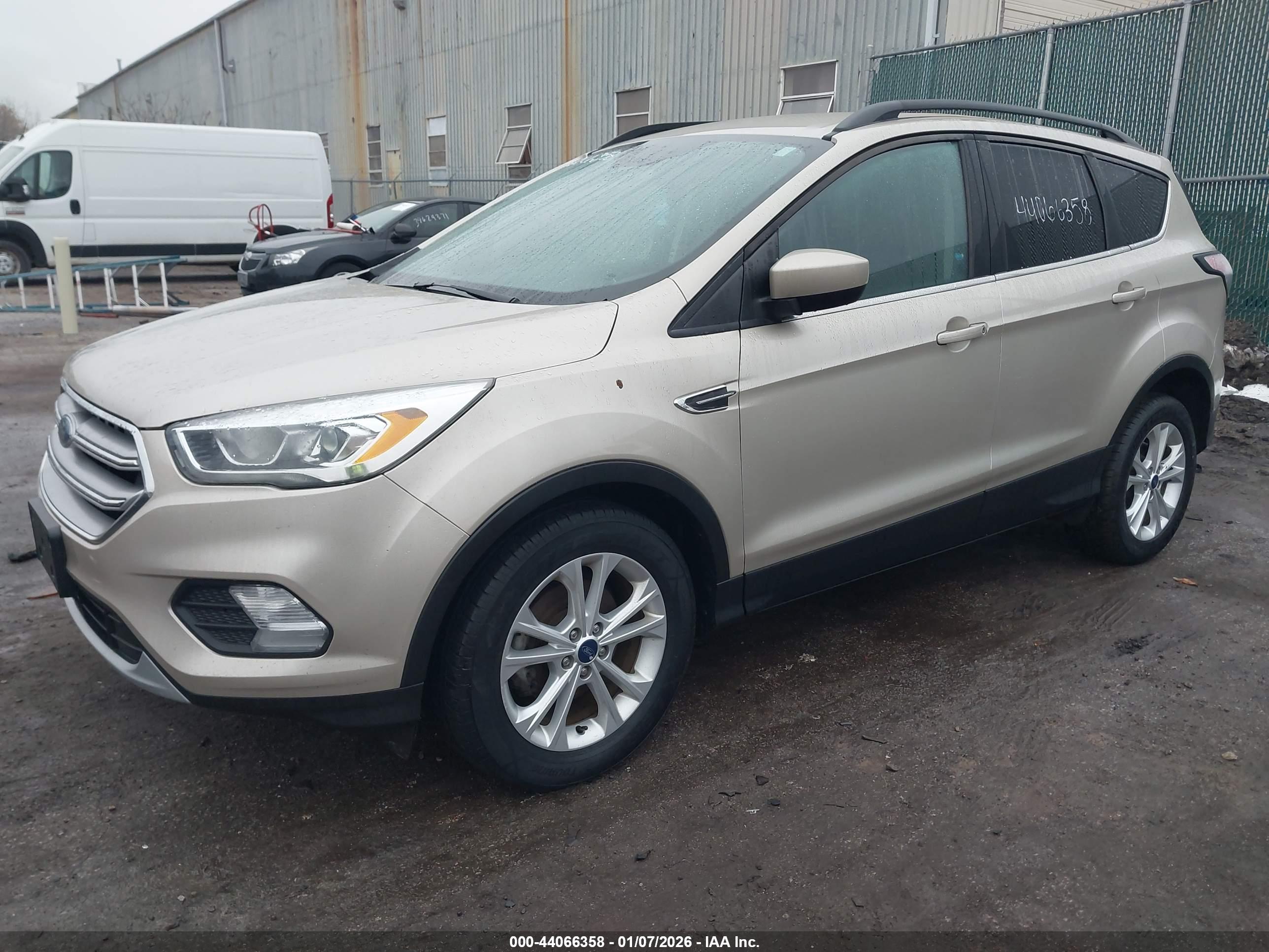 FORD ESCAPE image 2
