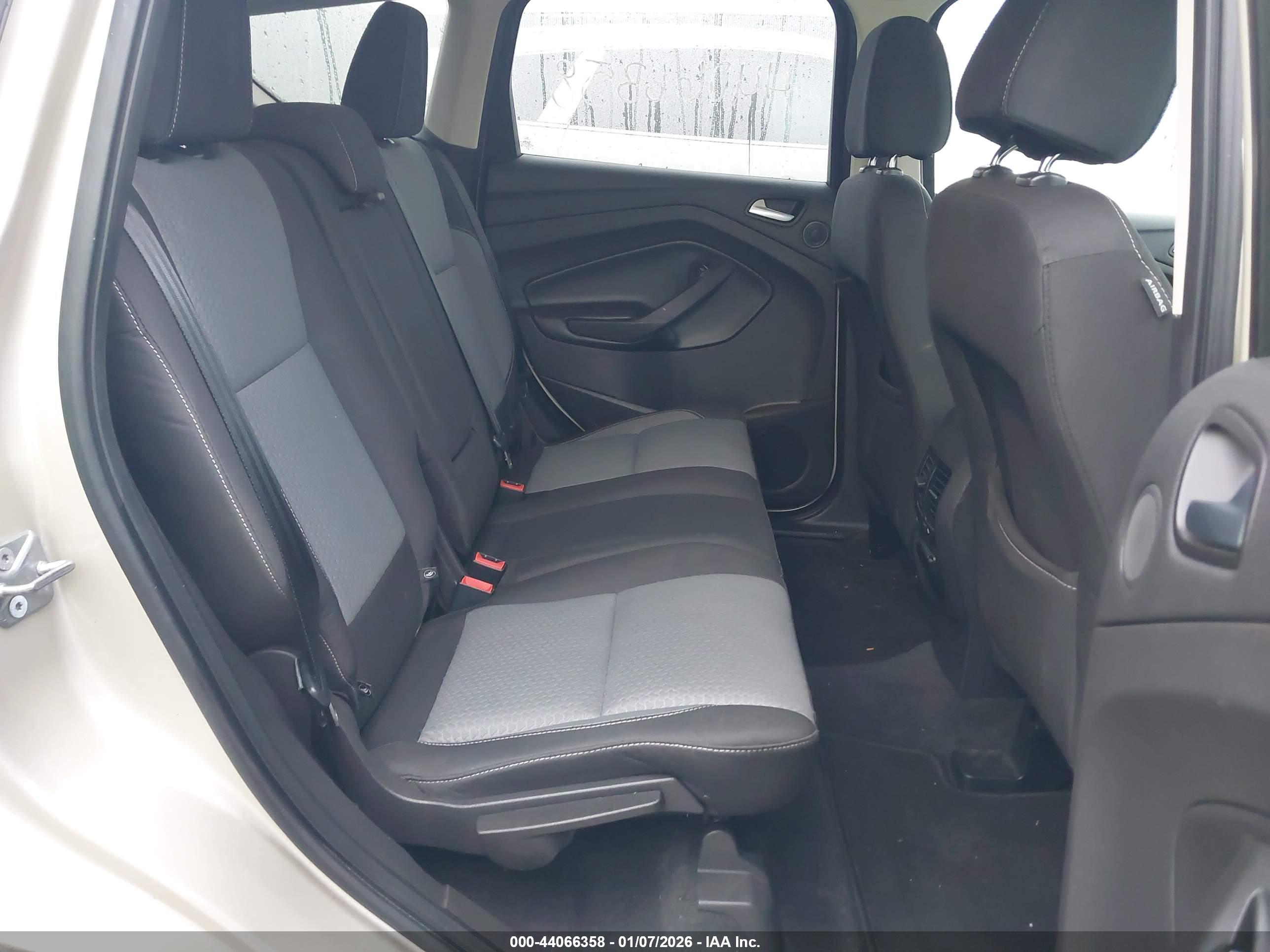 FORD ESCAPE image 8