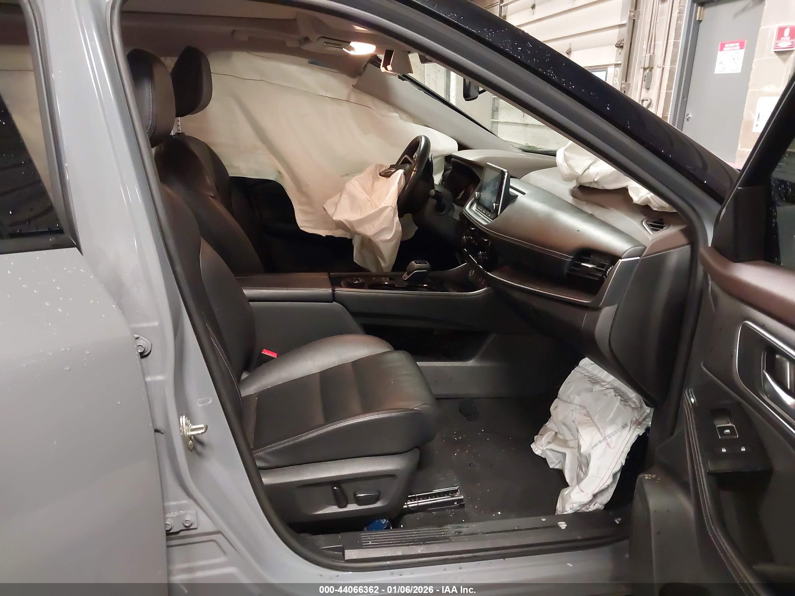 NISSAN ROGUE image 5