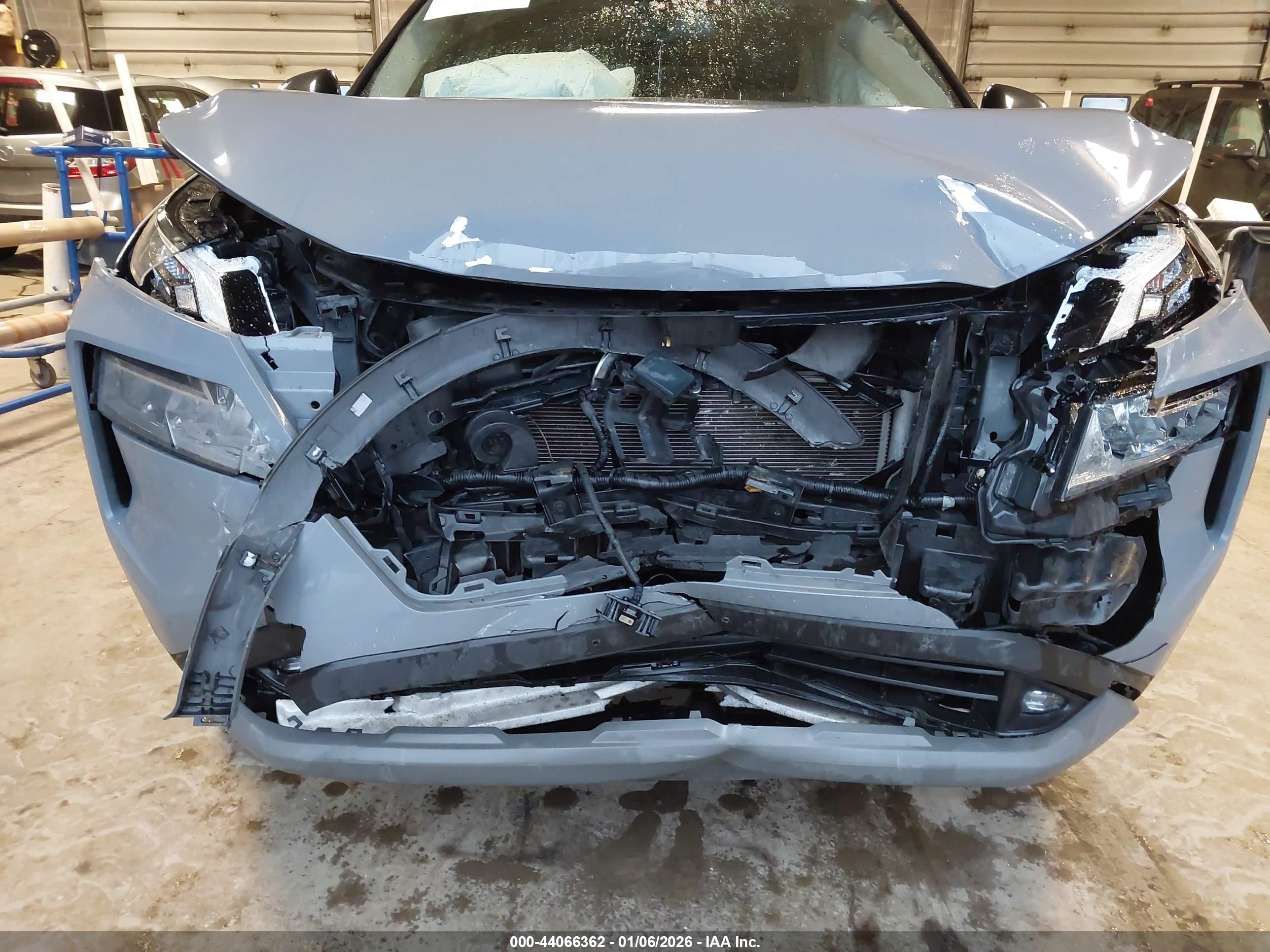 NISSAN ROGUE image 6