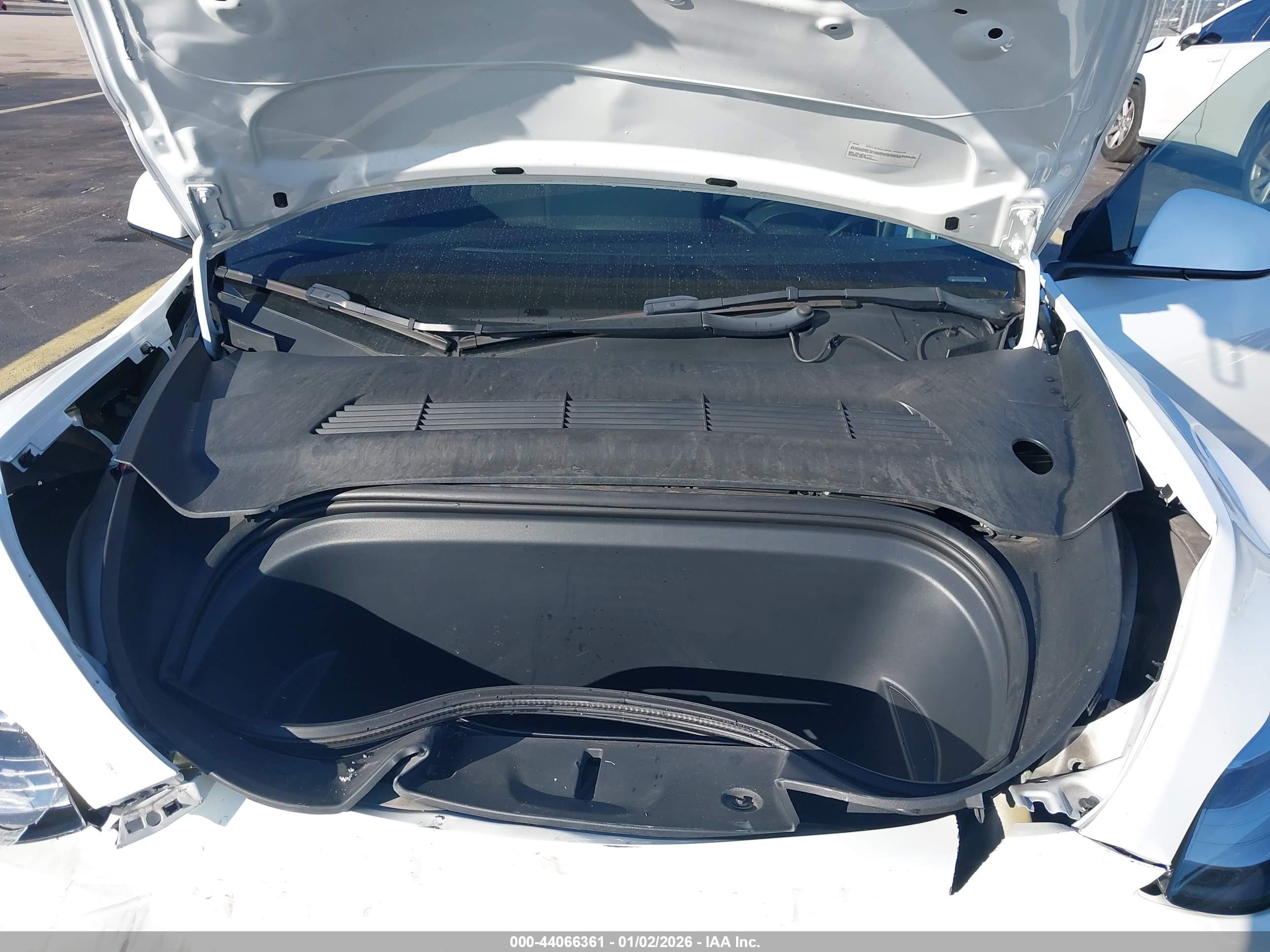 TESLA MODEL image 10
