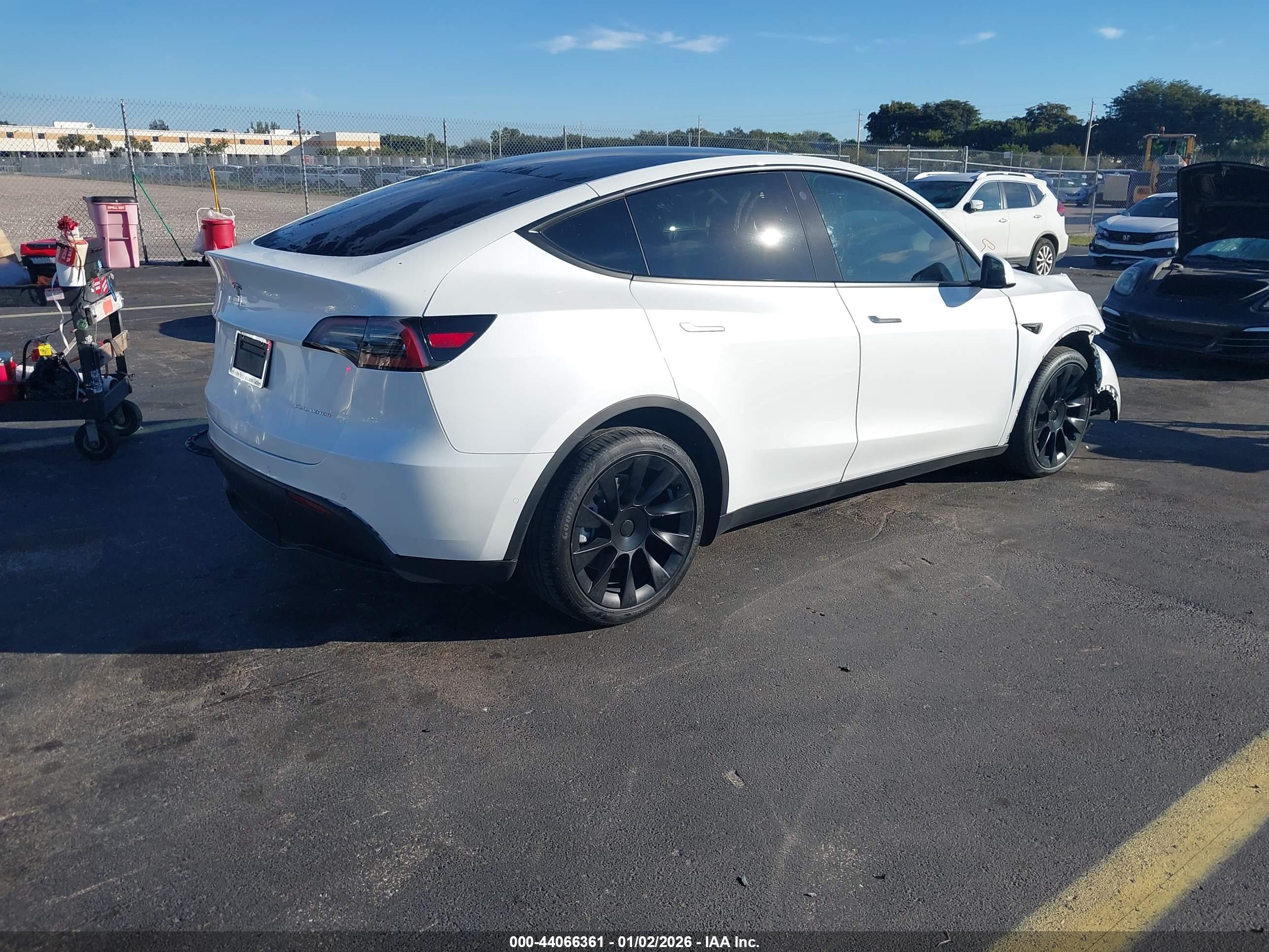 TESLA MODEL image 4