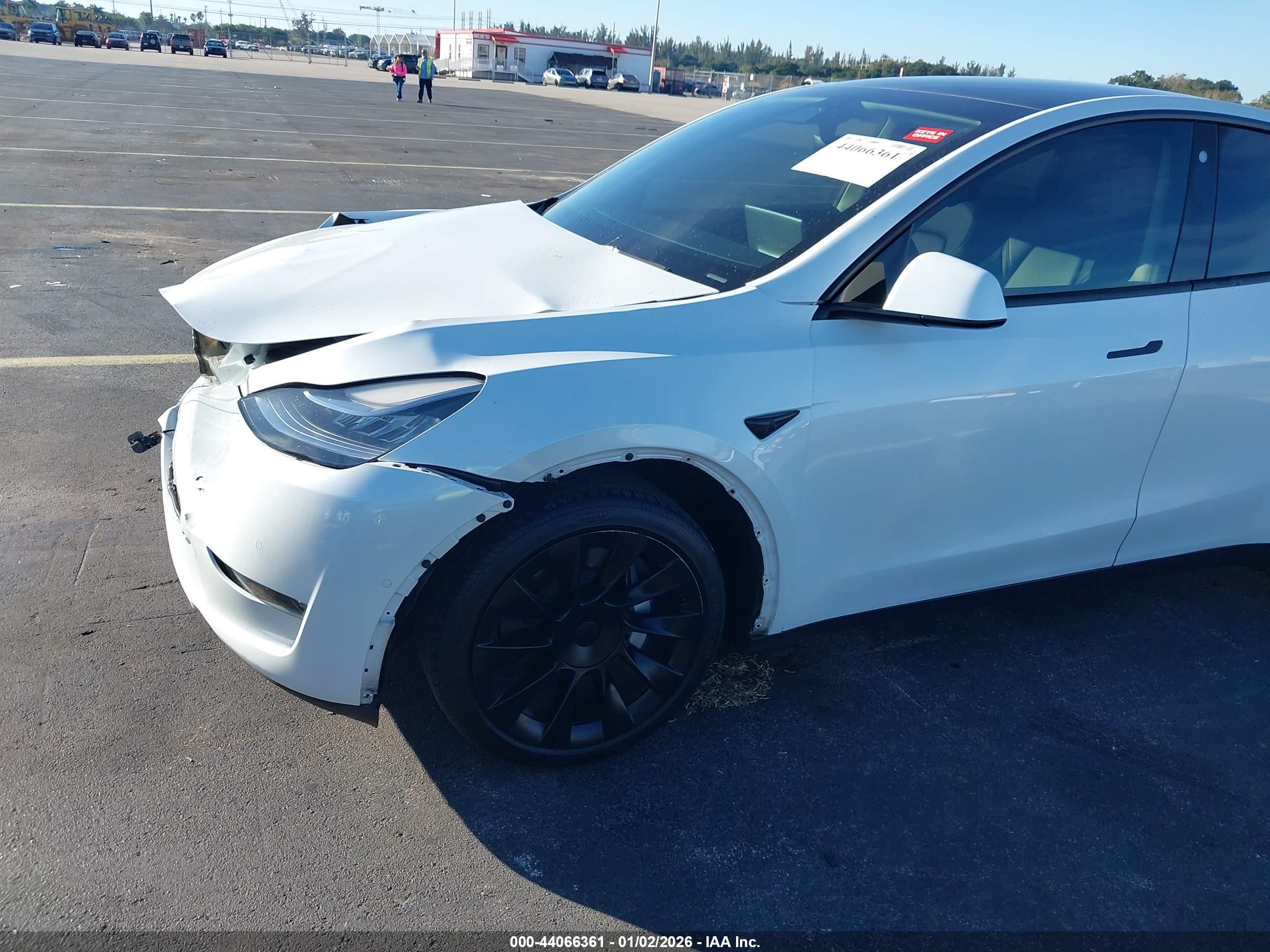 TESLA MODEL image 6